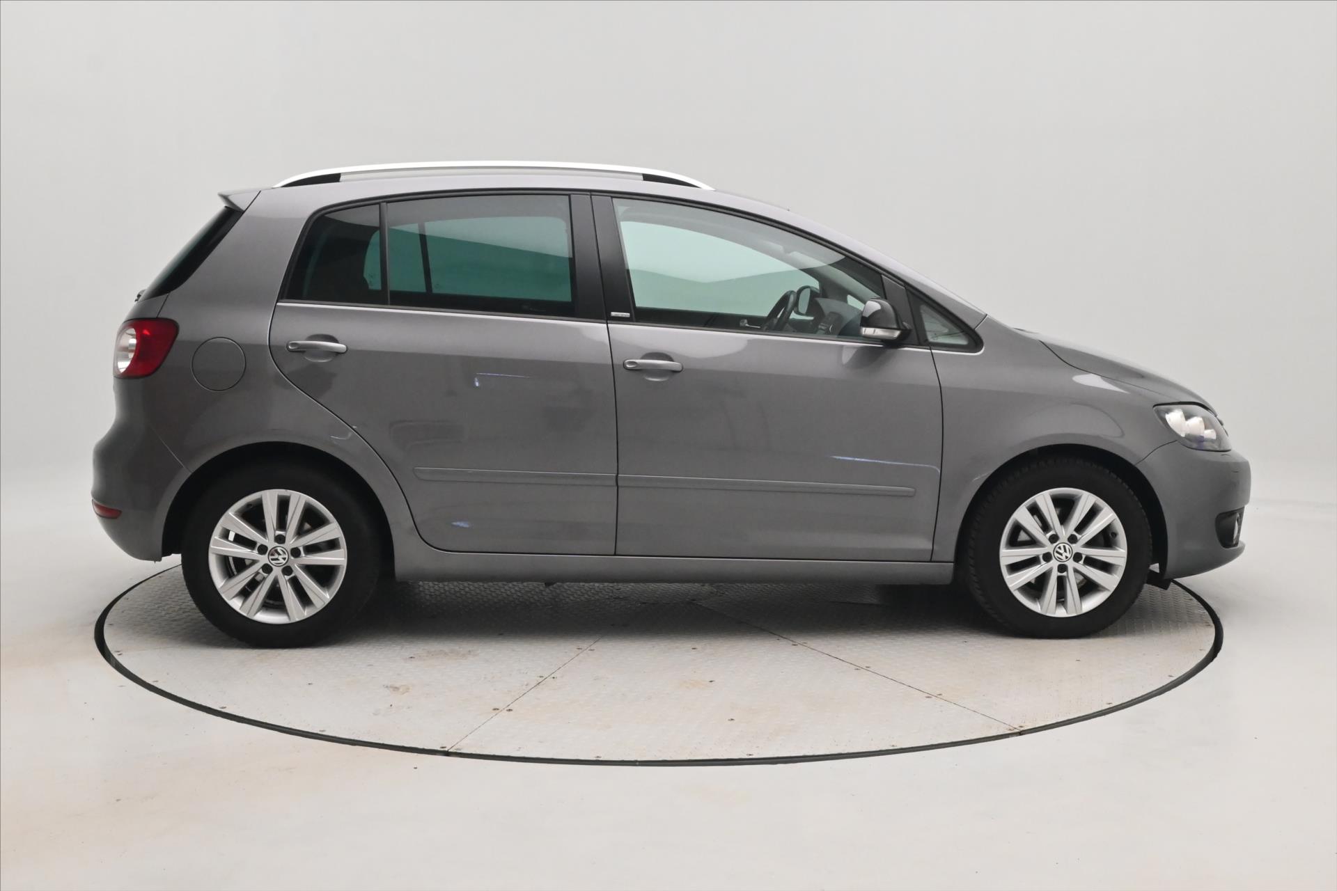 Hlavní fotografie vozu Volkswagen Golf Plus 1,6 TDI 77 kW KLIMA Tažné (4)