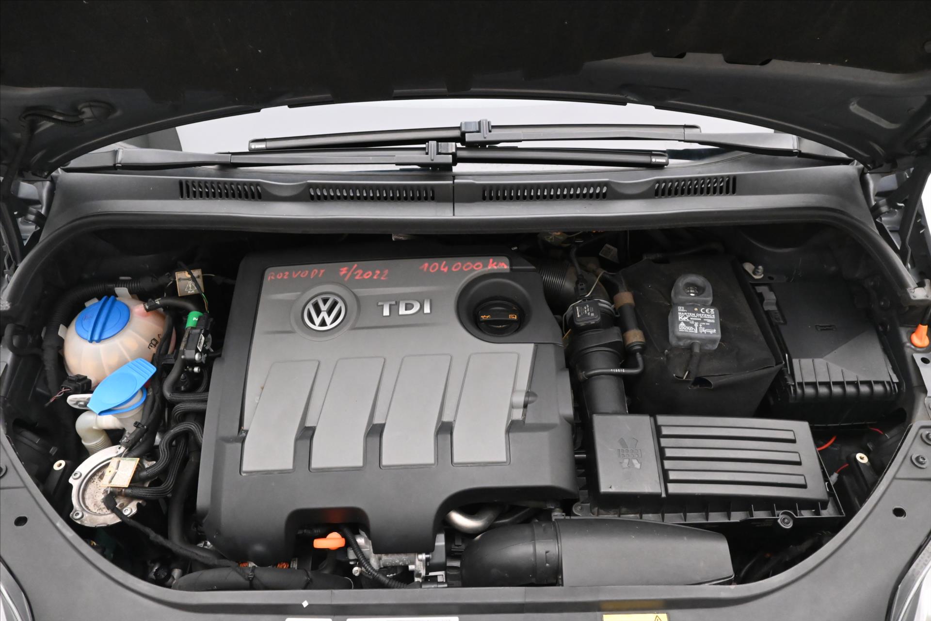 Hlavní fotografie vozu Volkswagen Golf Plus 1,6 TDI 77 kW KLIMA Tažné (9)