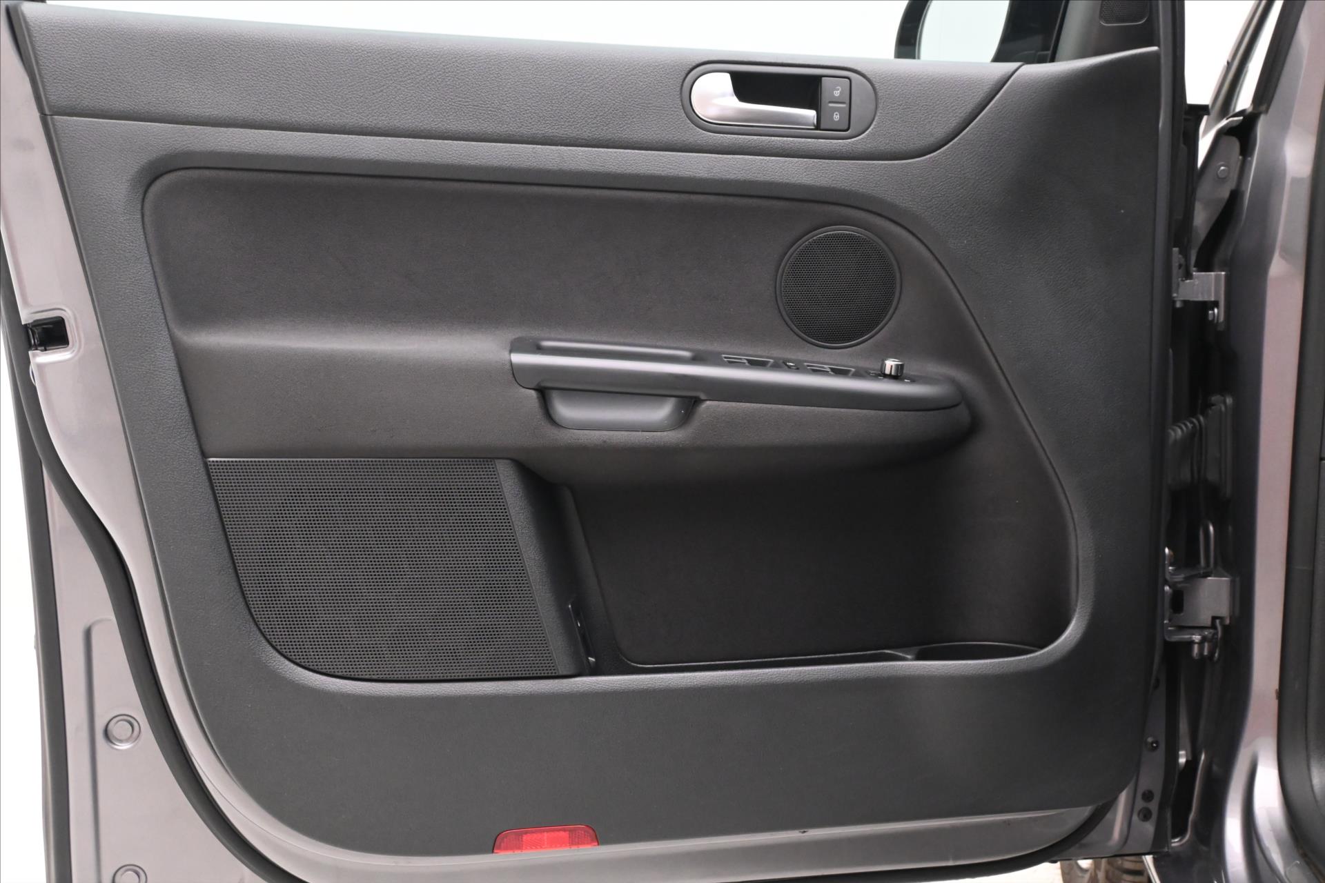 Hlavní fotografie vozu Volkswagen Golf Plus 1,6 TDI 77kW KLIMA Tažné (23)