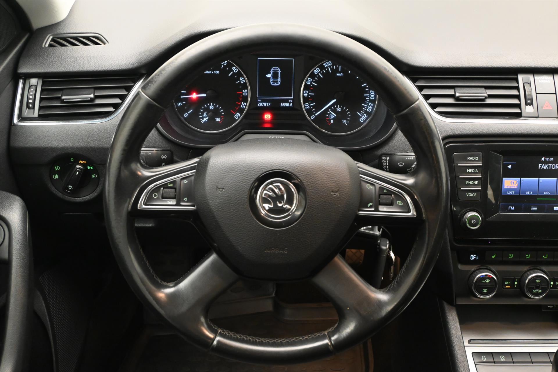 Hlavní fotografie vozu Škoda Octavia 2,0 TDI 110kW Elegance Tažné Výhřev skla (18)