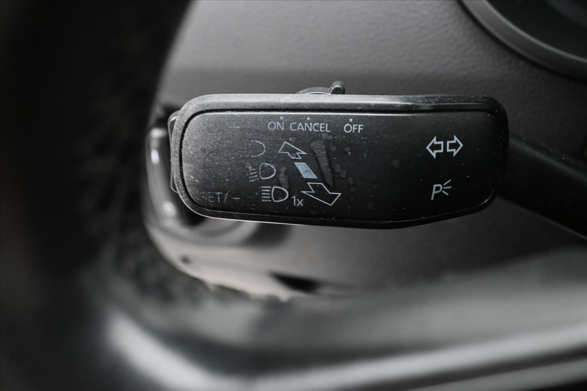 Hlavní fotografie vozu Škoda Octavia 2,0 TDI 110kW Elegance Tažné Výhřev skla (22)