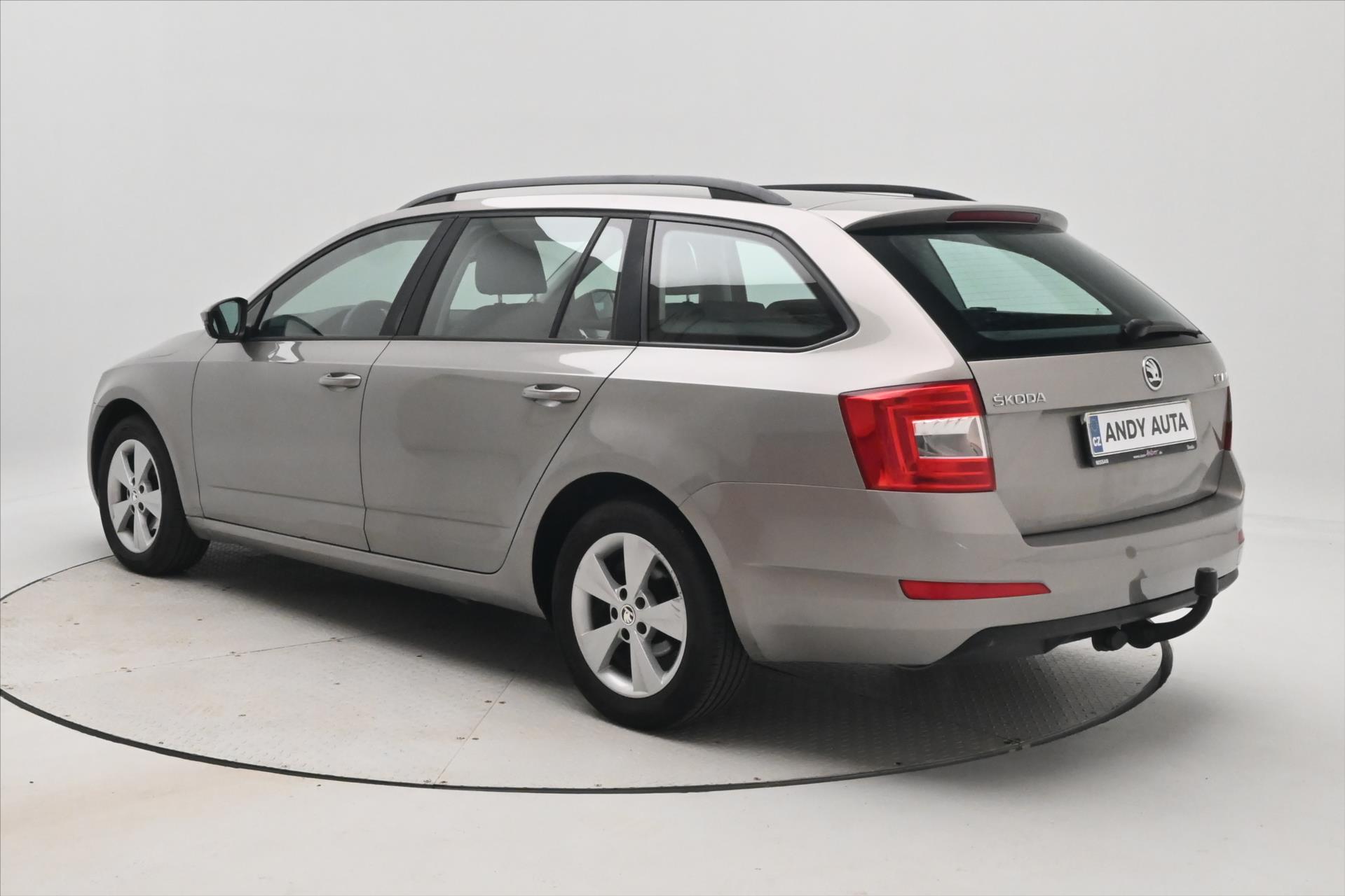 Hlavní fotografie vozu Škoda Octavia 2,0 TDI 110kW Elegance Tažné Výhřev skla (7)