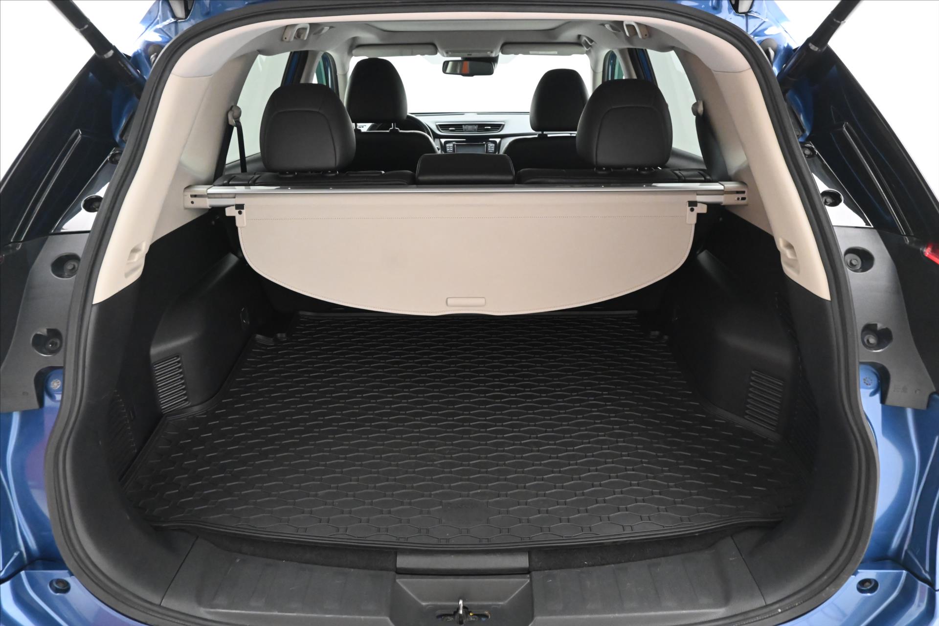 Hlavní fotografie vozu Nissan X-Trail 1,8 dCi 110 kW 4x4 AT Panorama Záruka až 5 let (11)