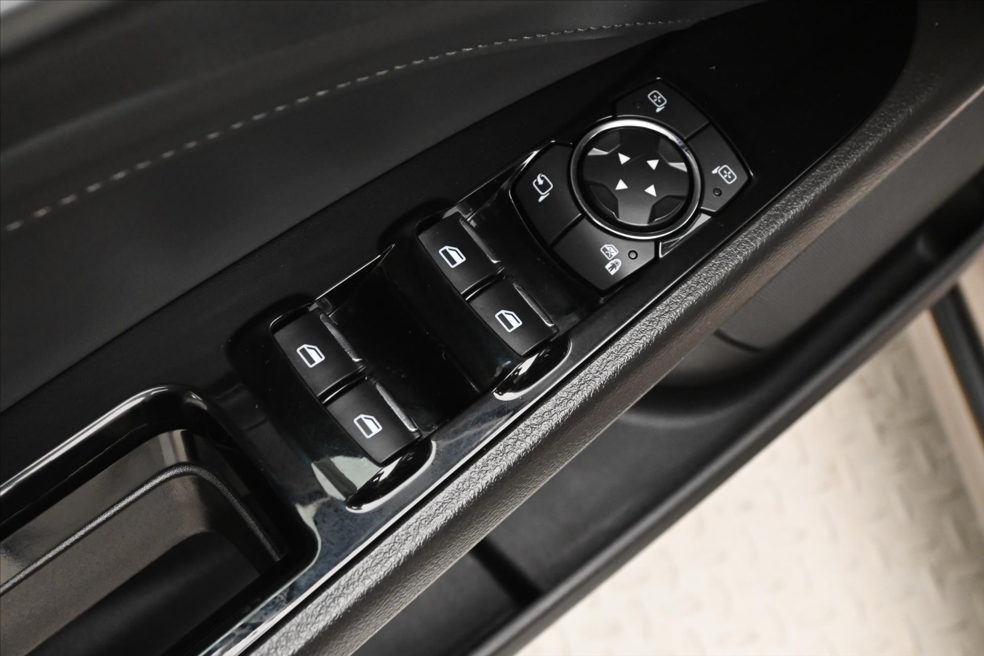Hlavní fotografie vozu Ford Mondeo 2,0 TDCi Duratorq 112 kW Titanium Záruk (25)