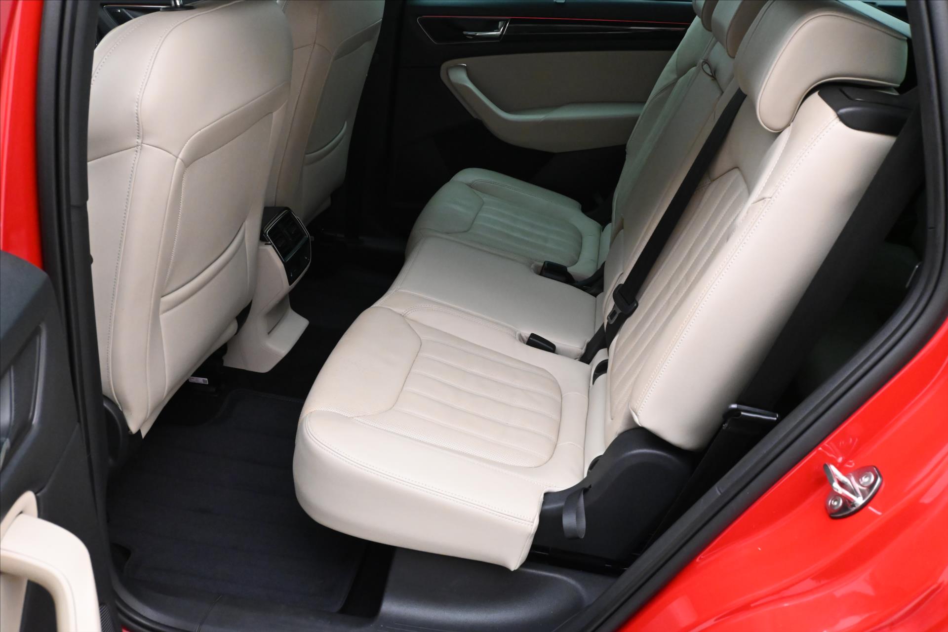 Main photo of the car Skoda Kodiaq 2.0 TDI 110 kW DSG L&K 7 Seats Warranty up to 5 years (16)