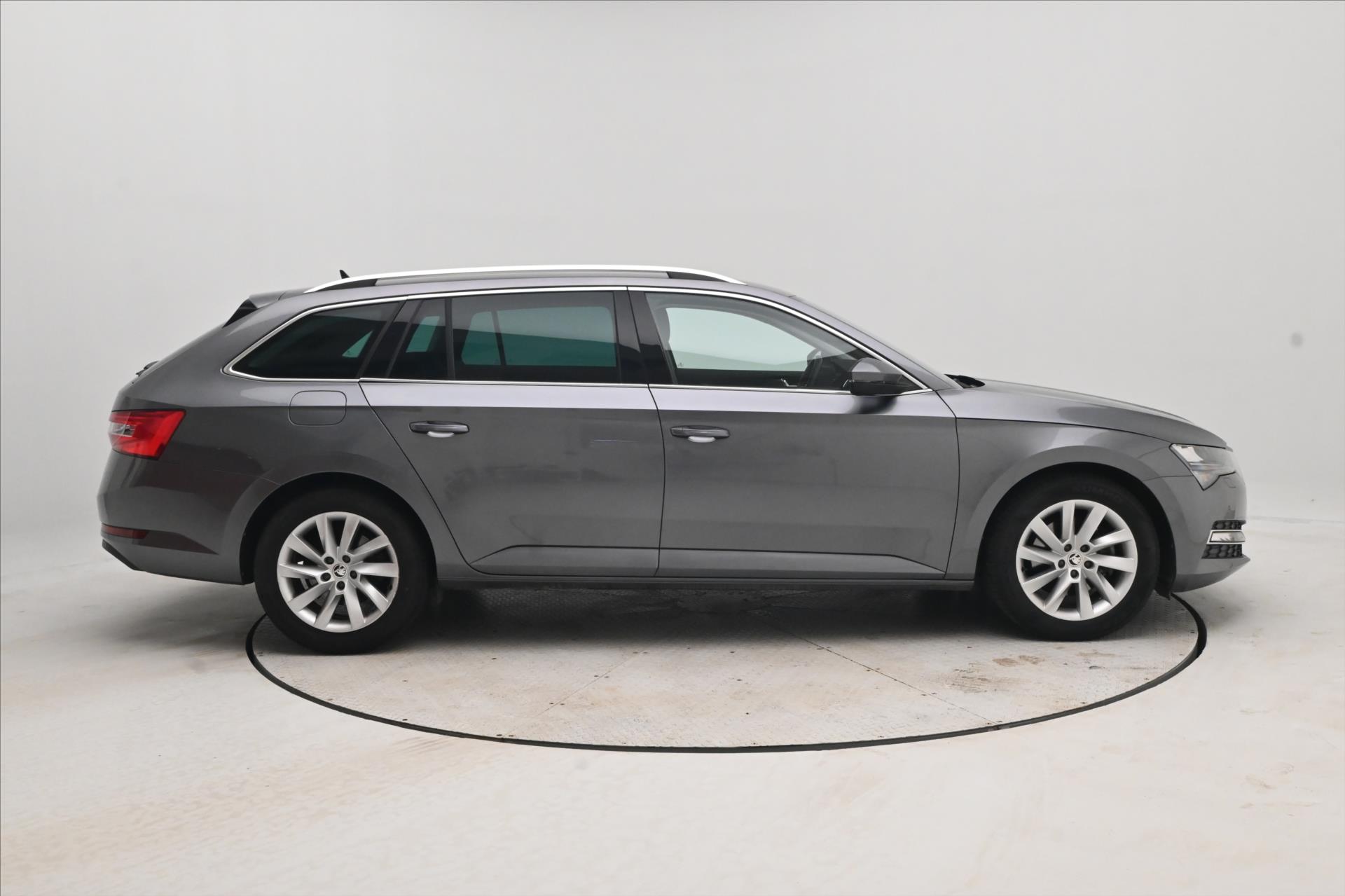 Hlavní fotografie vozu Škoda Superb 2,0 TDI 110 kW DSG STYLE Záruka až 5 let (4)