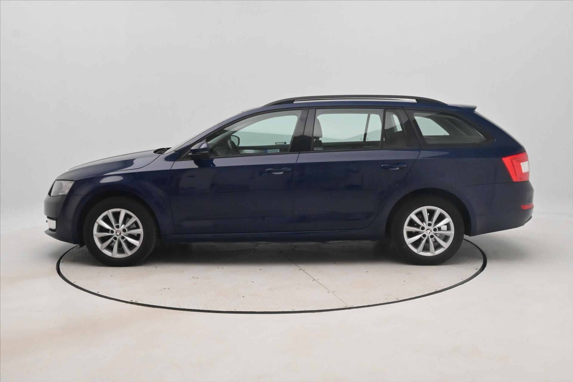 Hlavní fotografie vozu Škoda Octavia 1,6 TDI 77 kW Ambition (8)