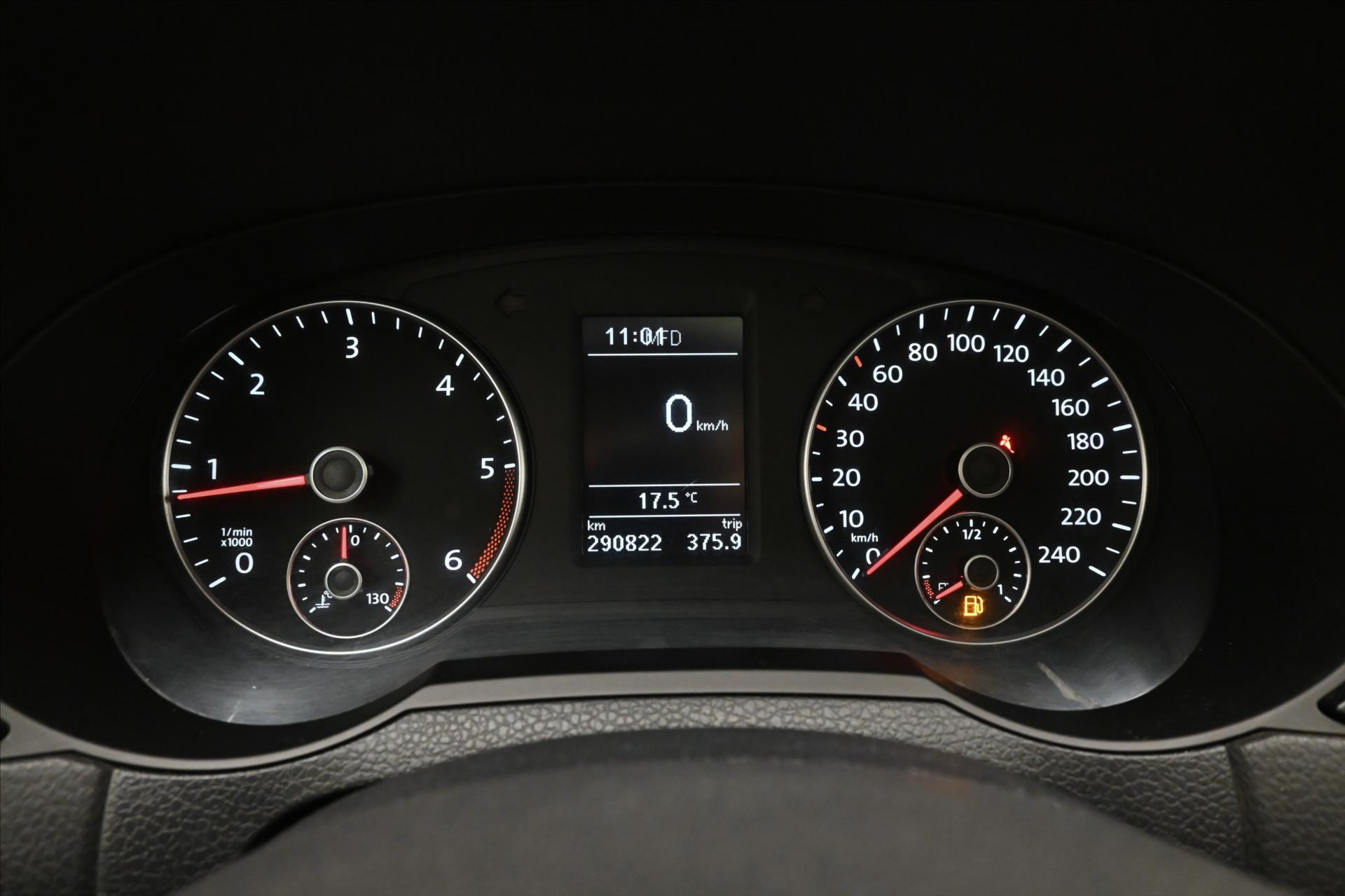 Hlavní fotografie vozu Volkswagen Sharan 2,0 TDI 103 kW Manuál Panorama Tažné (16)