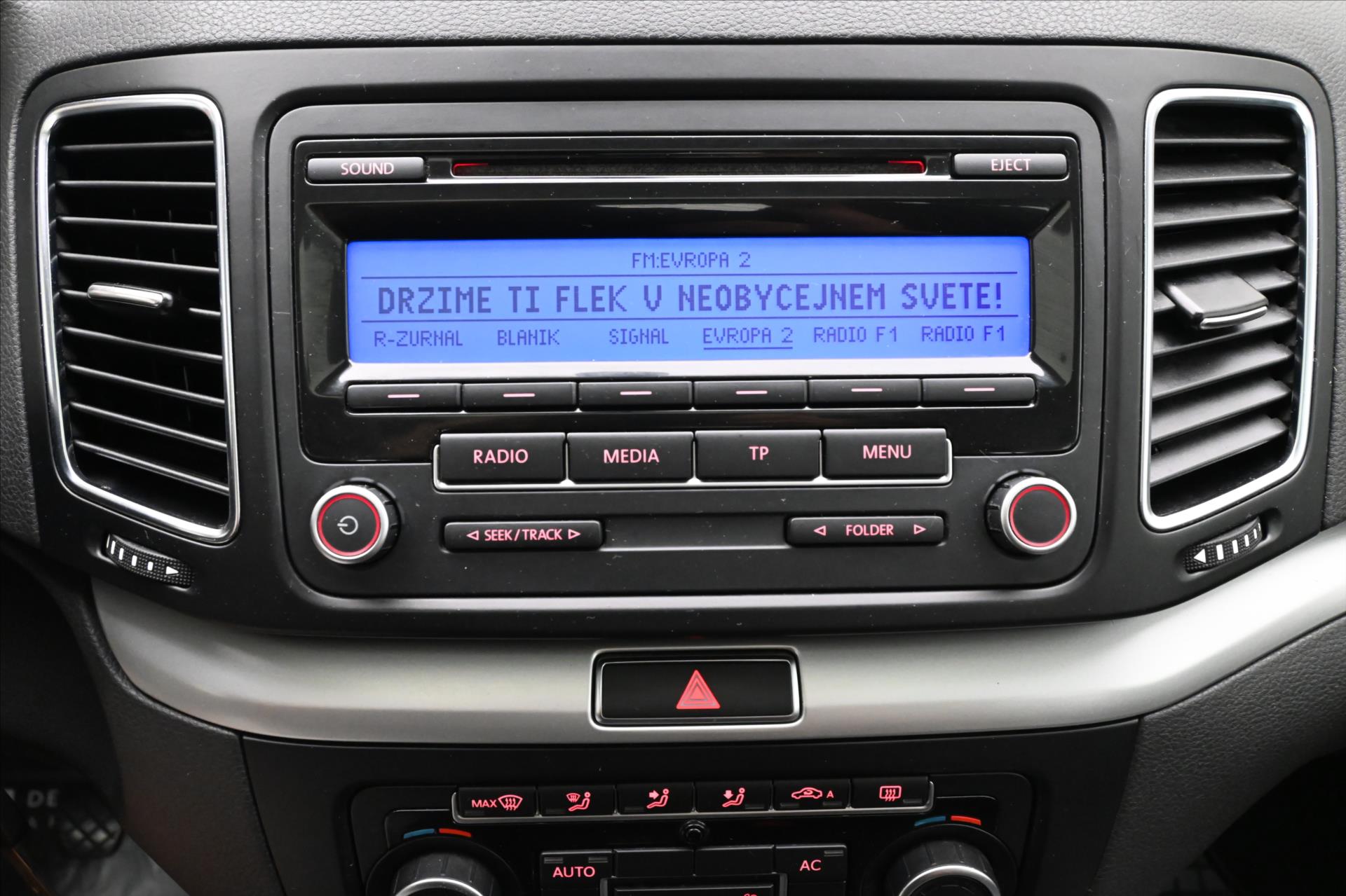 Hlavní fotografie vozu Volkswagen Sharan 2,0 TDI 103 kW Manuál Panorama Tažné (19)