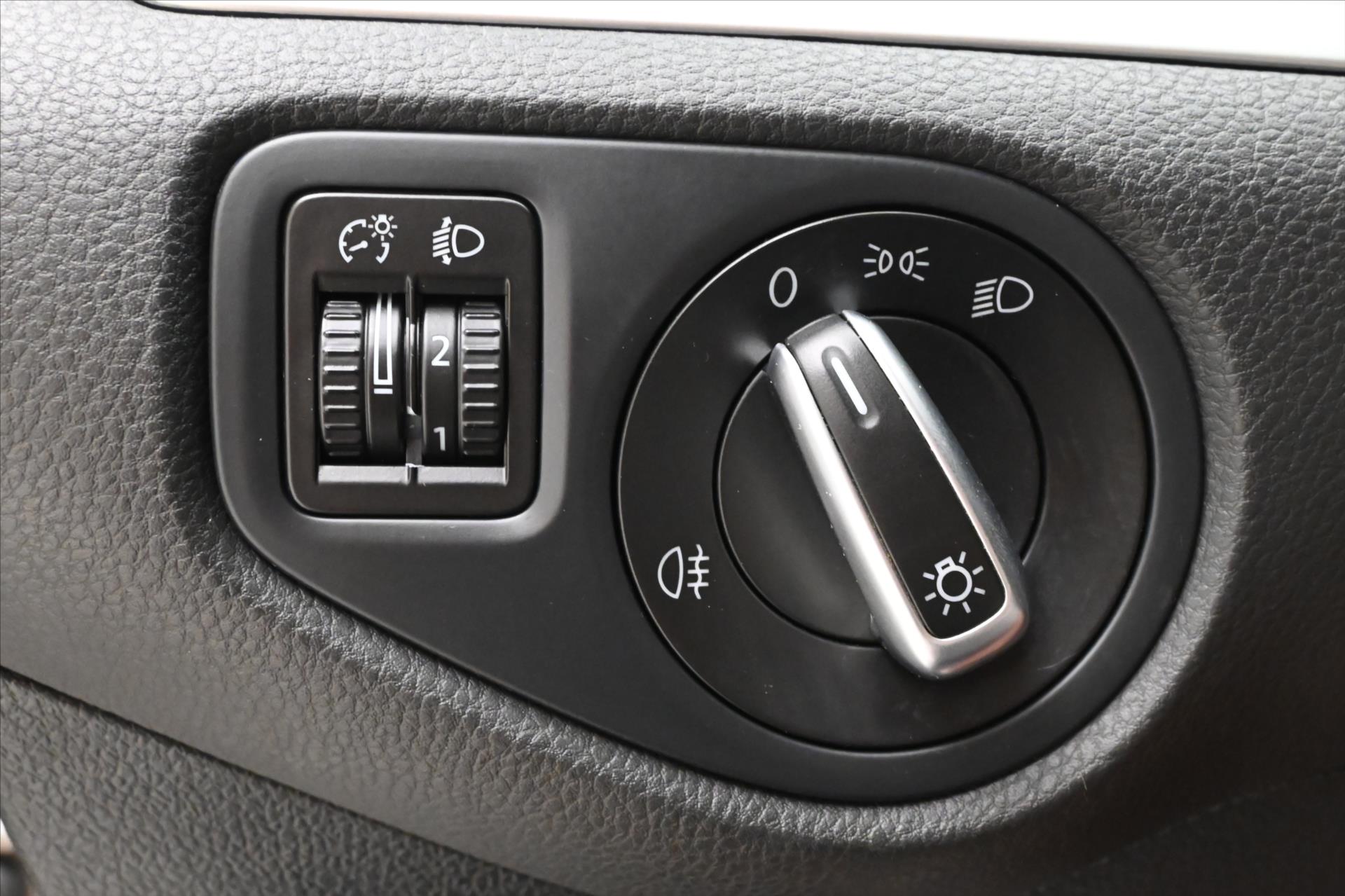 Hlavní fotografie vozu Volkswagen Sharan 2,0 TDI 103 kW Manuál Panorama Tažné (24)