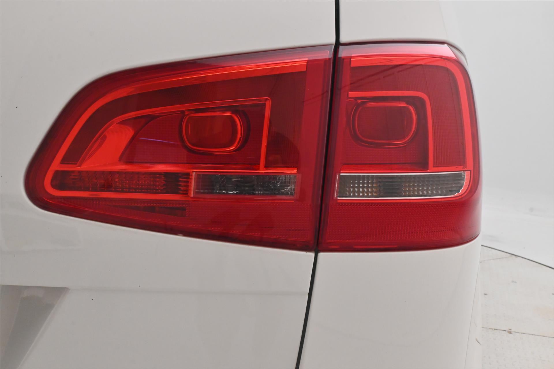 Hlavní fotografie vozu Volkswagen Sharan 2,0 TDI 103 kW Manuál Panorama Tažné (28)