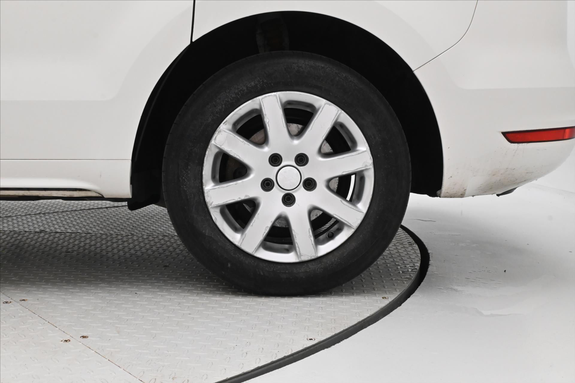 Hlavní fotografie vozu Volkswagen Sharan 2,0 TDI 103 kW Manuál Panorama Tažné (29)