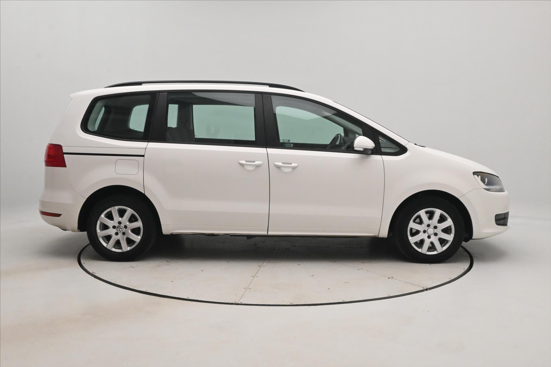 Hlavní fotografie vozu Volkswagen Sharan 2,0 TDI 103 kW Manuál Panorama Tažné (4)