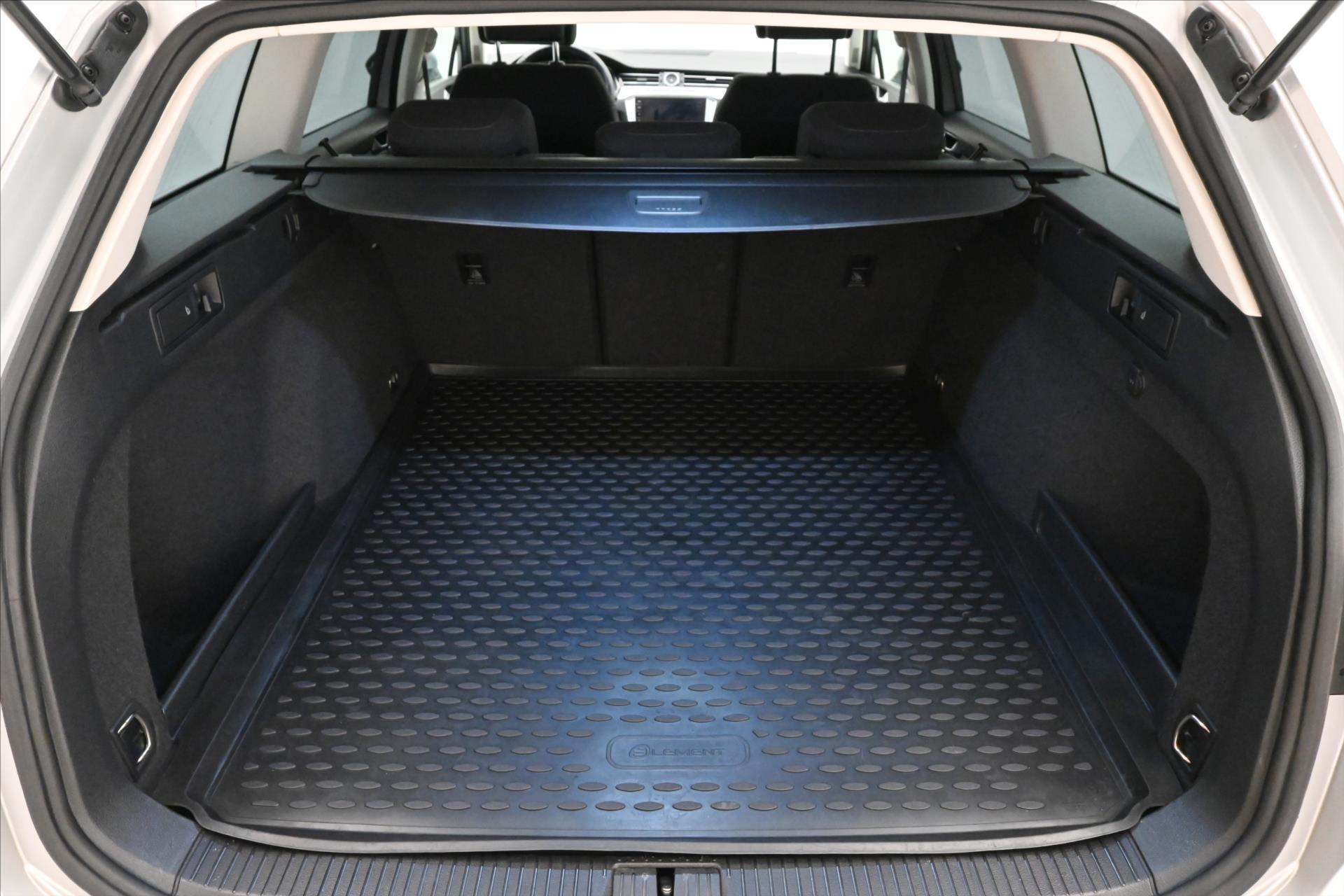 Main photo of the car Volkswagen Passat 2.0 TDI 110 kW Navigation Warranty up to 5 years (11)