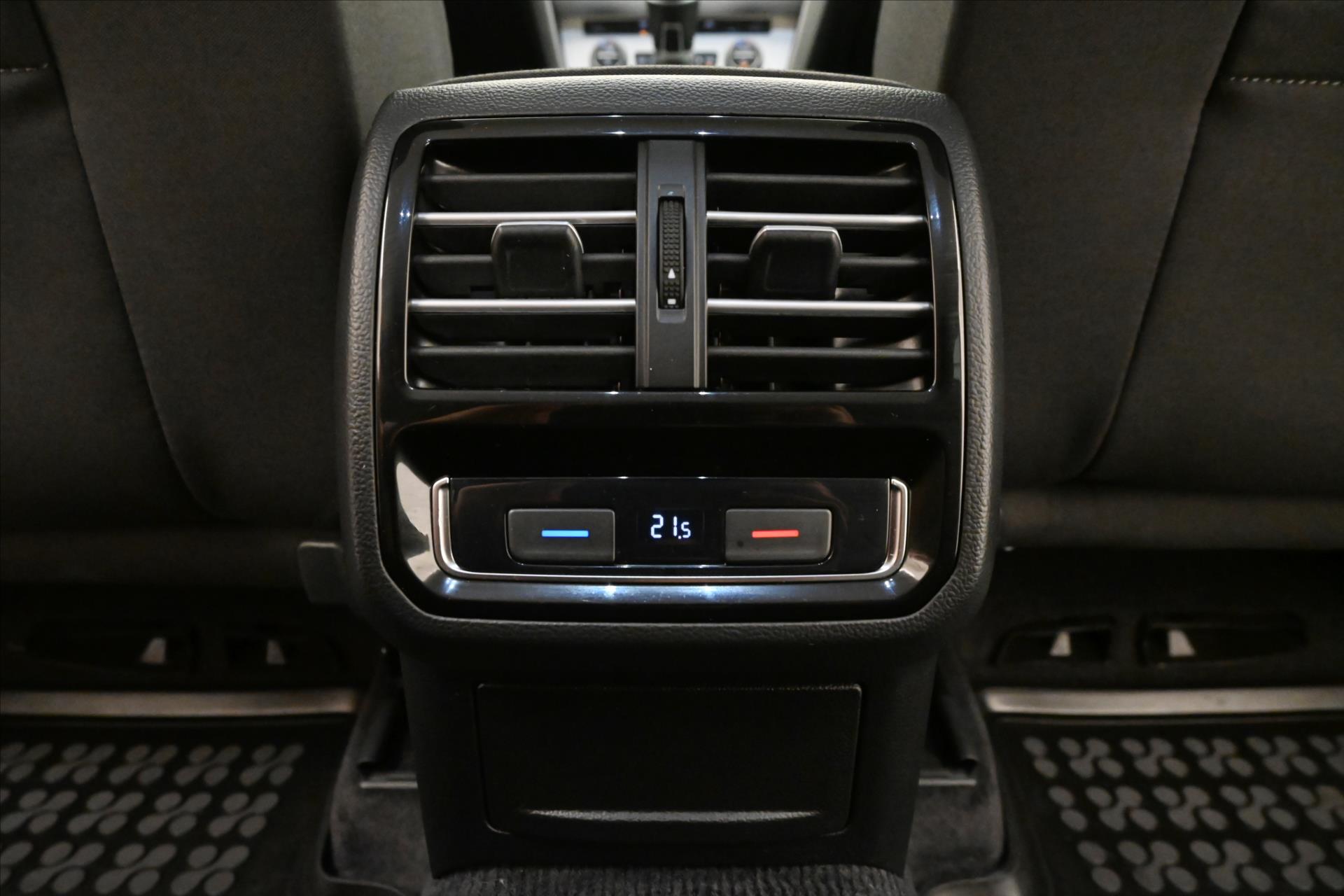Main photo of the car Volkswagen Passat 2.0 TDI 110 kW Navigation Warranty up to 5 years (23)