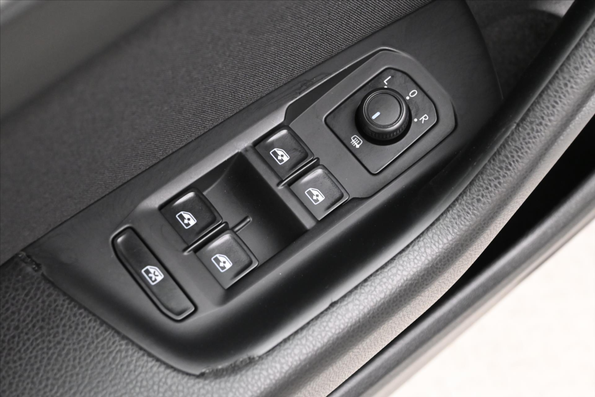 Main photo of the car Volkswagen Passat 2.0 TDI 110 kW Navigation Warranty up to 5 years (26)