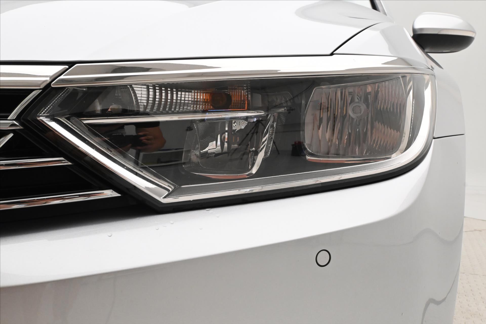 Main photo of the car Volkswagen Passat 2.0 TDI 110 kW Navigation Warranty up to 5 years (30)