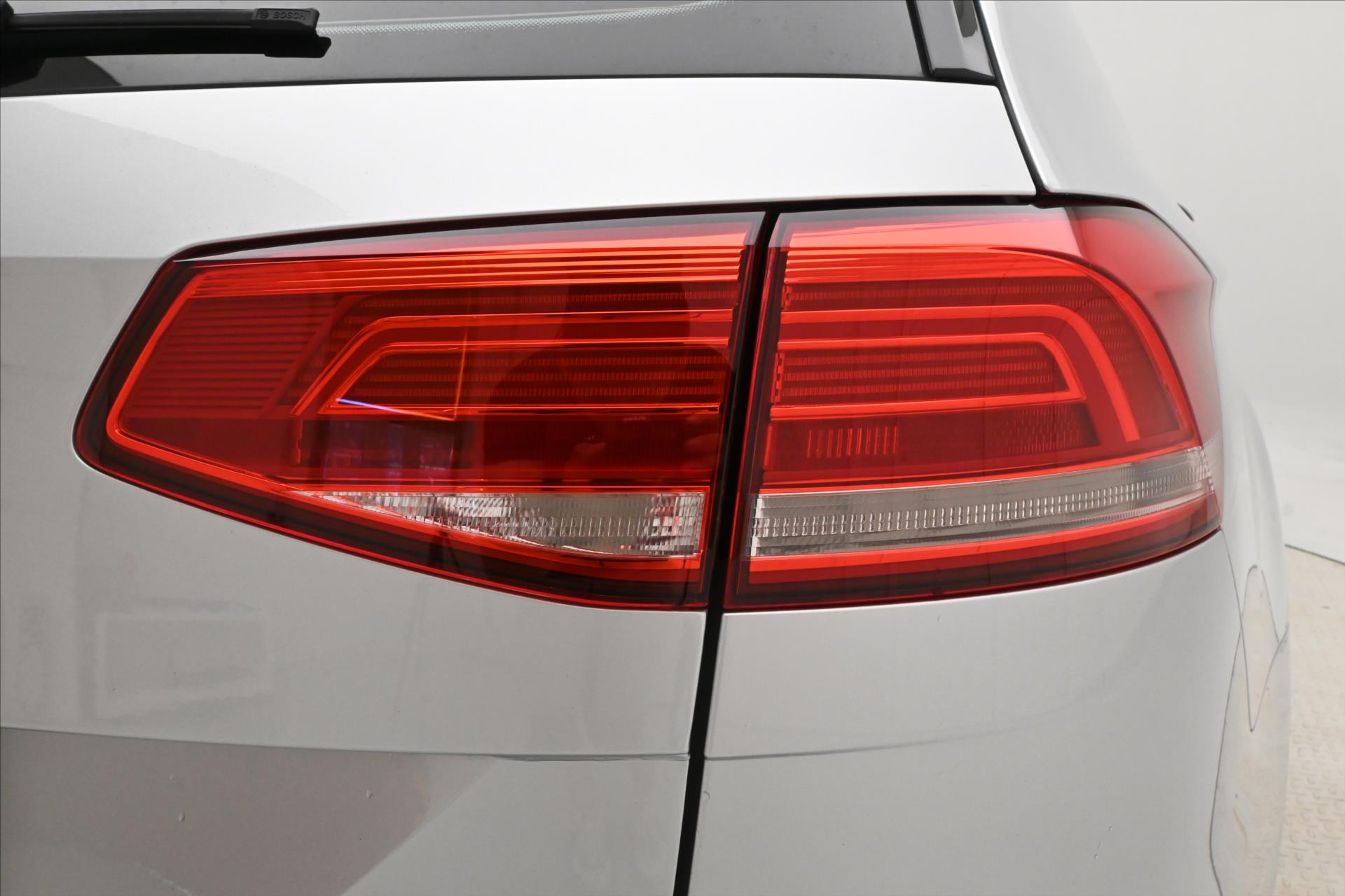 Main photo of the car Volkswagen Passat 2.0 TDI 110 kW Navigation Warranty up to 5 years (31)