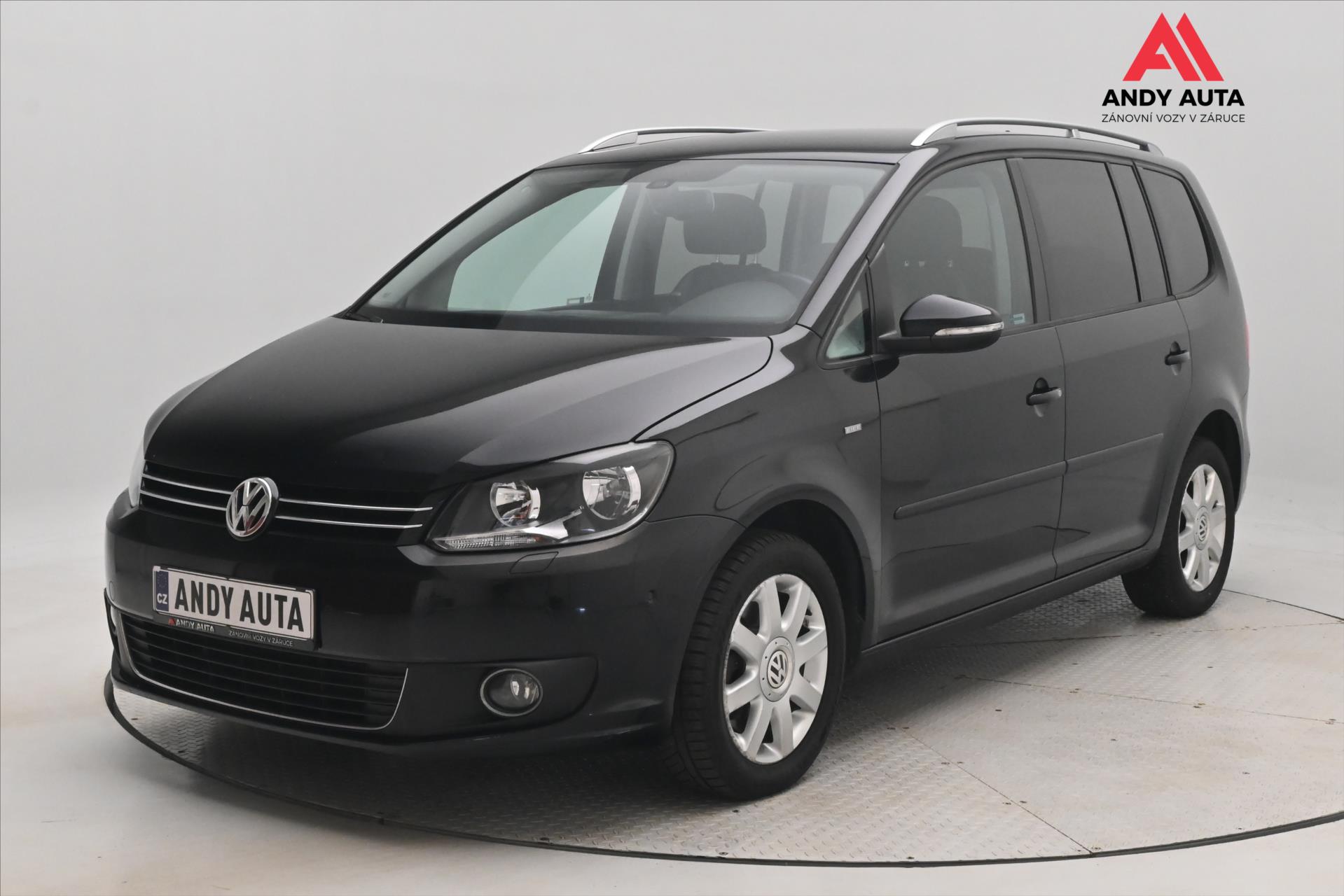 Volkswagen Touran 2,0 TDI 103kW DSG 7 míst nová STK