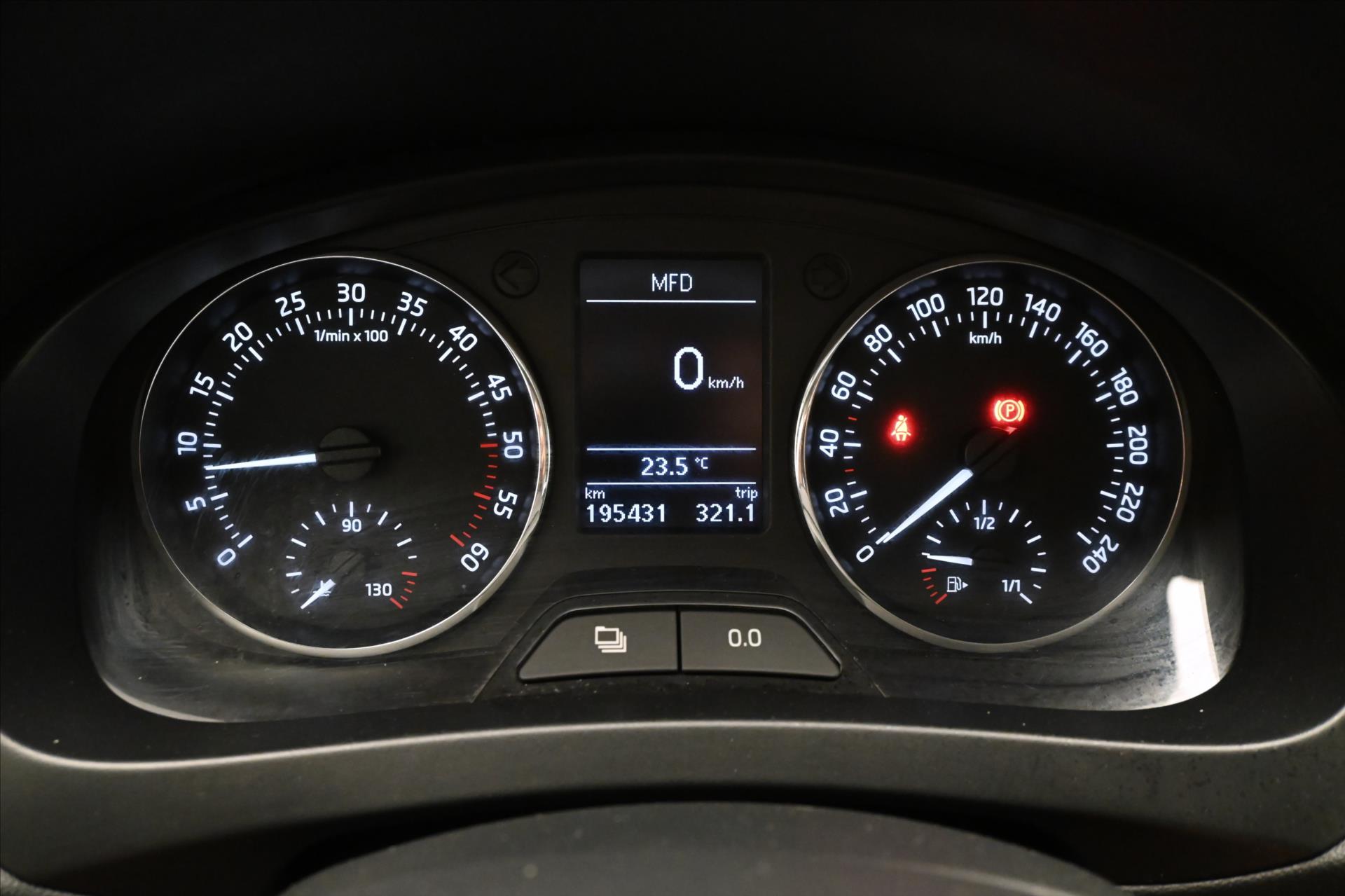 Hlavní fotografie vozu Škoda Rapid 1,6 TDI 66 kW Ambition (17)