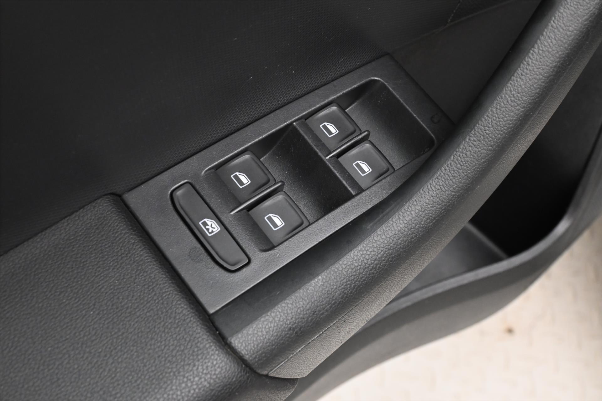 Hlavní fotografie vozu Škoda Rapid 1,6 TDI 66 kW Ambition (25)