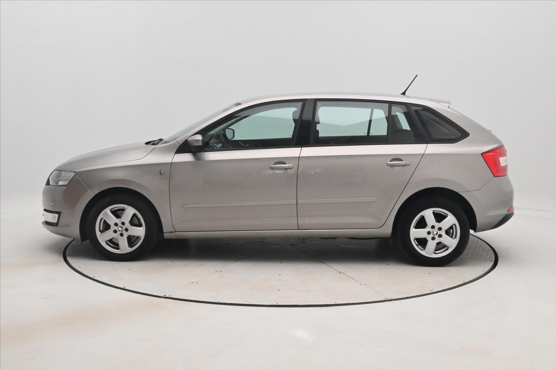 Hlavní fotografie vozu Škoda Rapid 1,6 TDI 66 kW Ambition (9)
