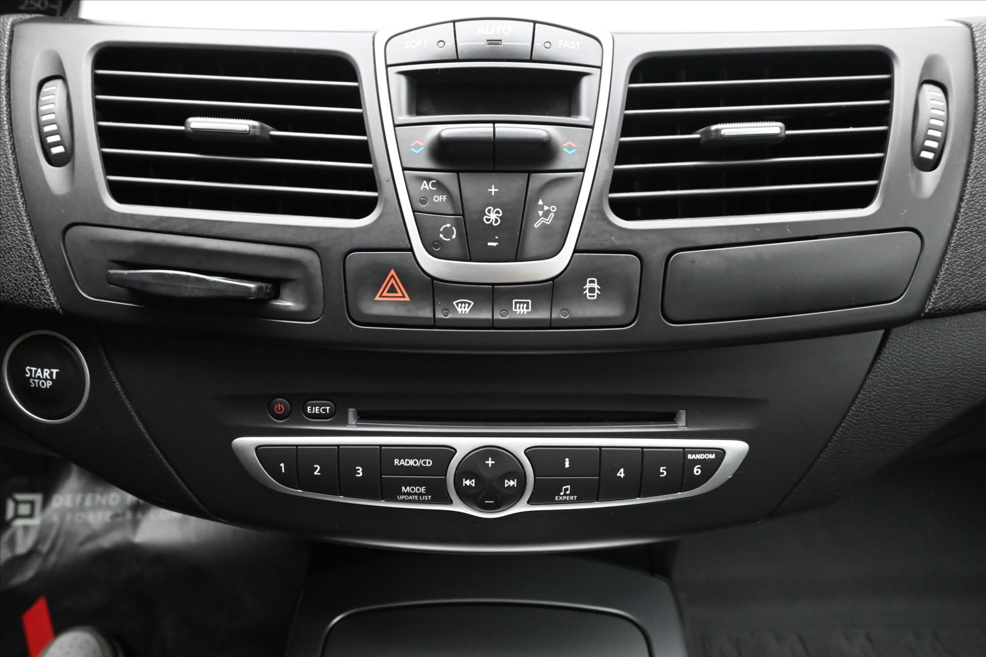 Hlavní fotografie vozu Renault Laguna 2,0 dCi 110 kW Xenon nová STK (20)