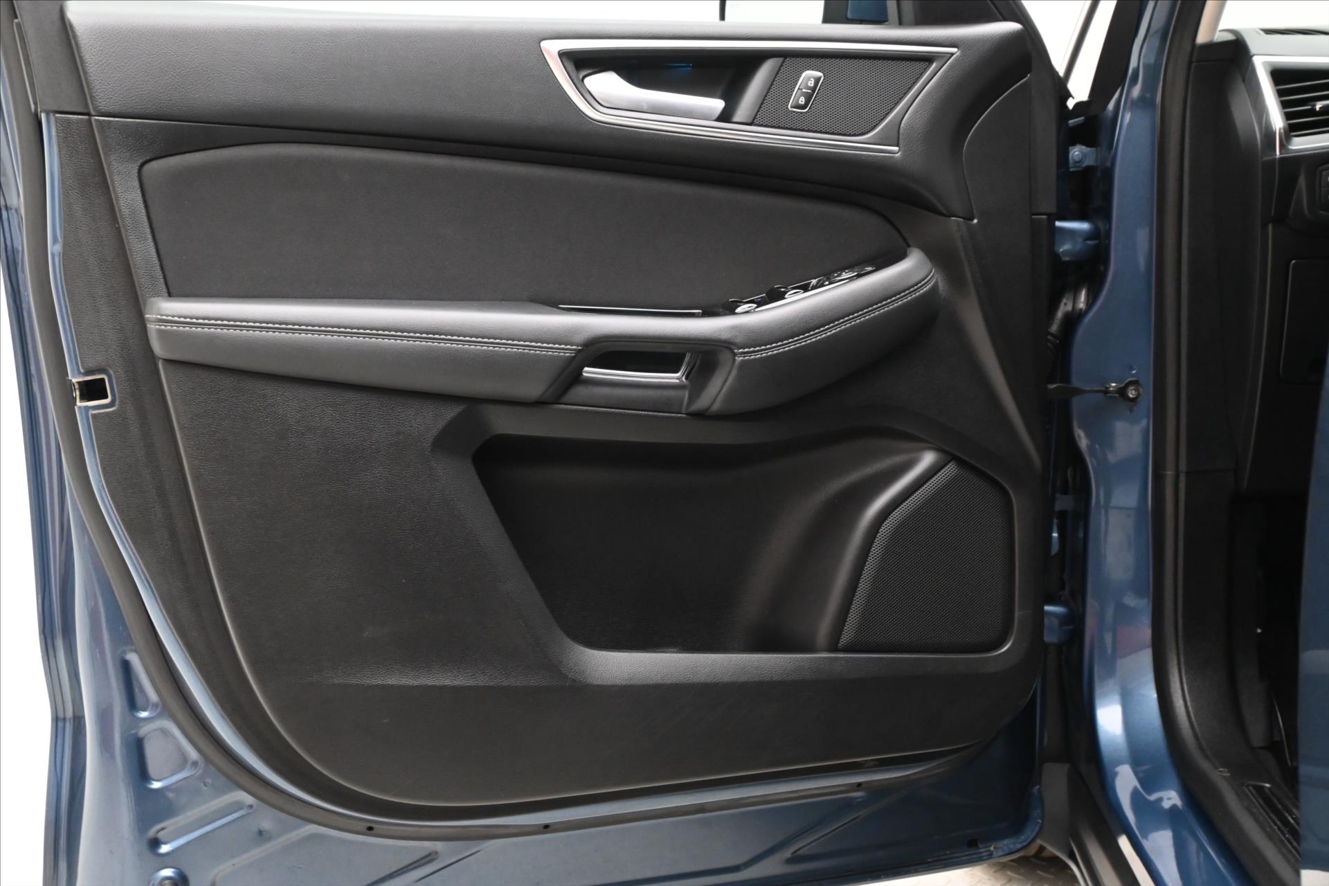 Hlavní fotografie vozu Ford S-MAX 2,0 TDCi 110kW AT8 Titanium Záruka až 5 let (23)