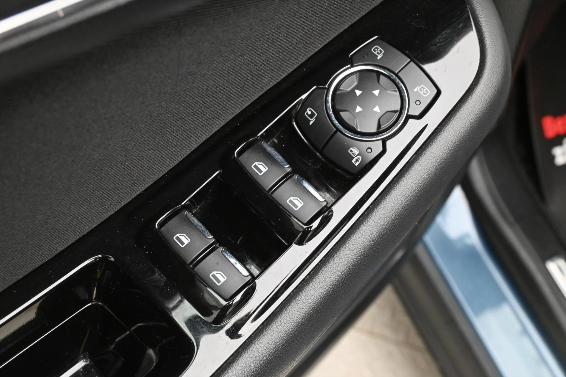 Hlavní fotografie vozu Ford S-MAX 2,0 TDCi 110kW AT8 Titanium Záruka až 5 let (24)