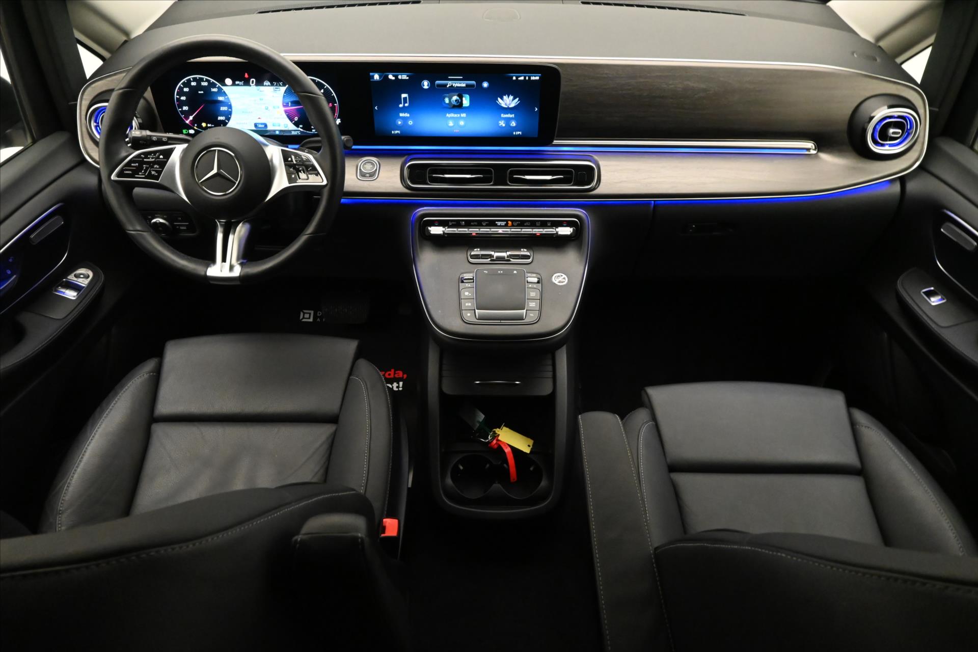 Hlavní fotografie vozu Mercedes-Benz Třídy V 2,0 300D 174kW XL Avantgarde 8míst Záruka až 5 (12)