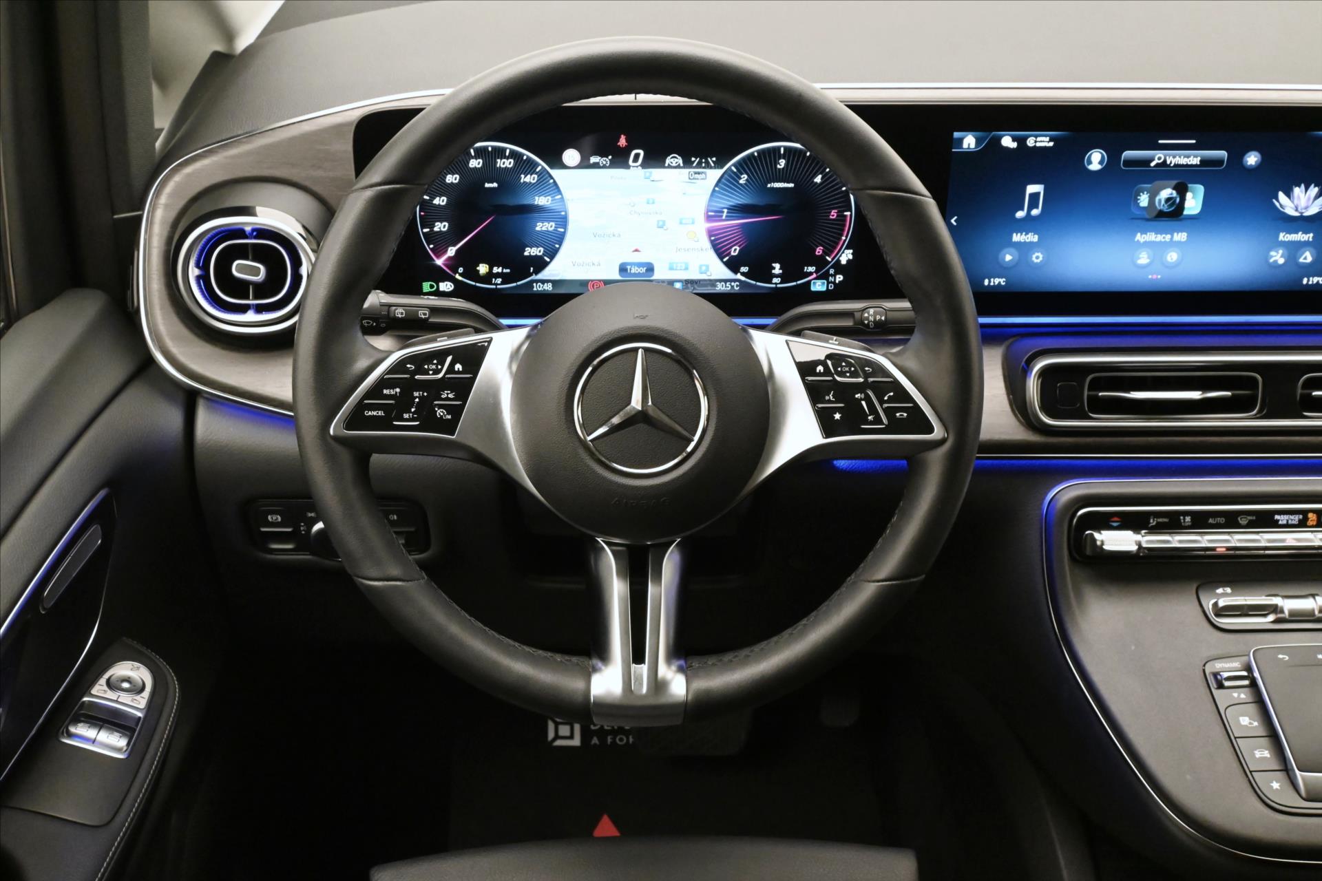Hlavní fotografie vozu Mercedes-Benz Třídy V 2,0 300D 174kW XL Avantgarde 8míst Záruka až 5 (15)