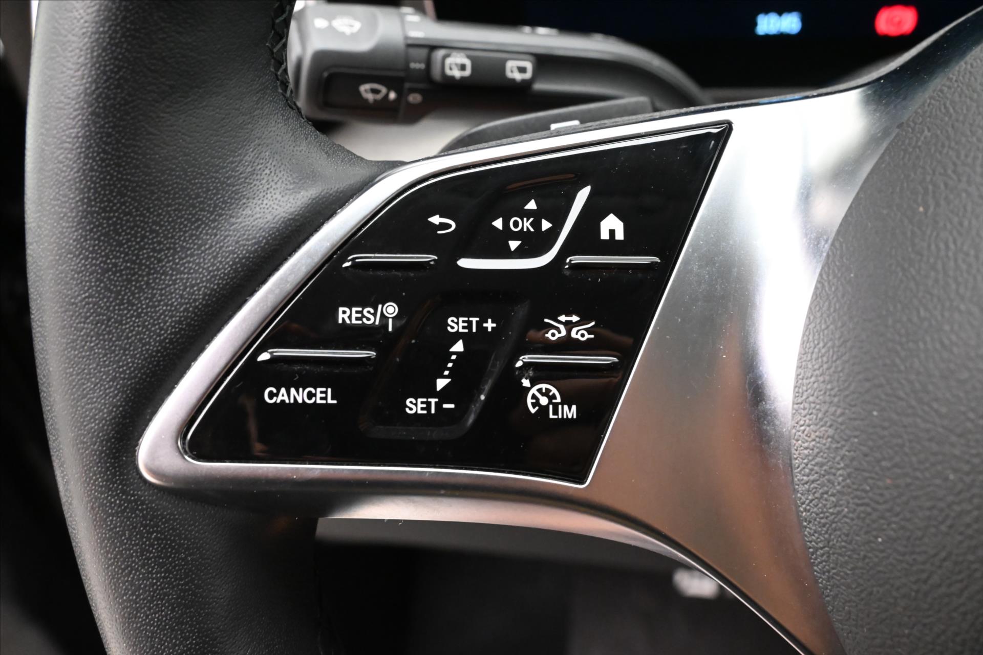 Hlavní fotografie vozu Mercedes-Benz Třídy V 2,0 300D 174kW XL Avantgarde 8míst Záruka až 5 (22)