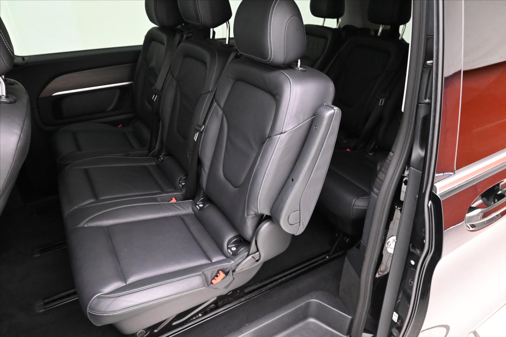 Hlavní fotografie vozu Mercedes-Benz Třídy V 2,0 300D 174kW XL Avantgarde 8míst Záruka až 5 (27)