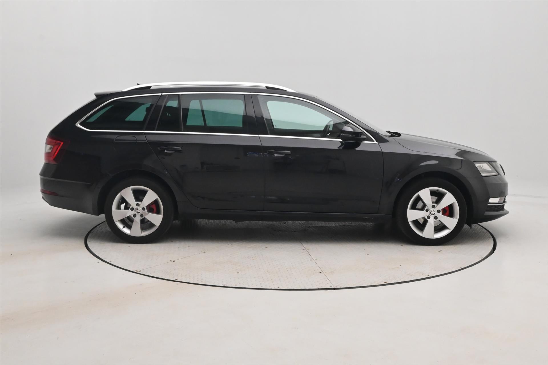 Hlavní fotografie vozu Škoda Octavia 2,0 TDI 110kW 4x4 Tažné Záruka až 5 let (5)
