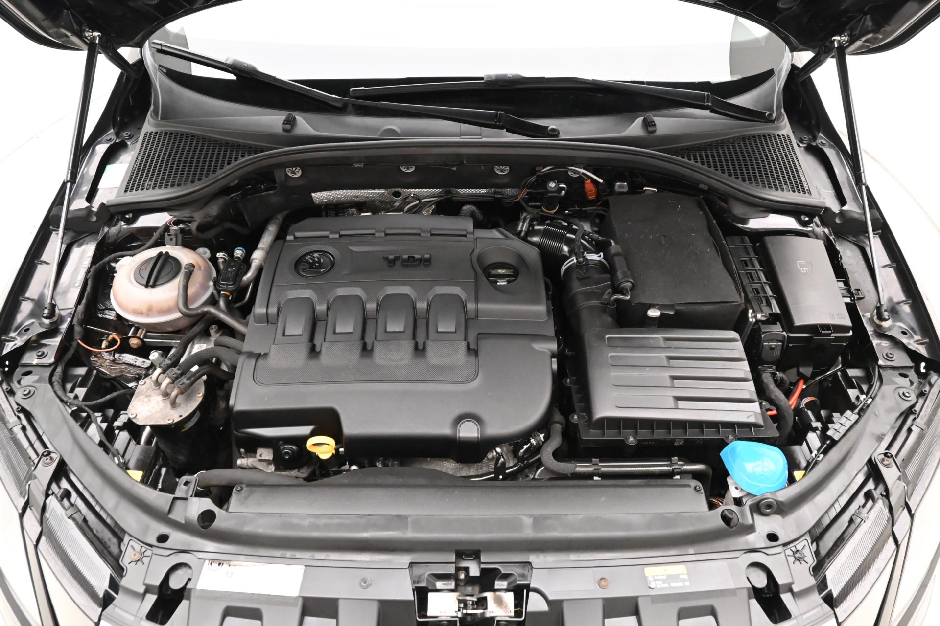 Hlavní fotografie vozu Škoda Octavia 2,0 TDI 110kW 4x4 Tažné Záruka až 5 let (10)