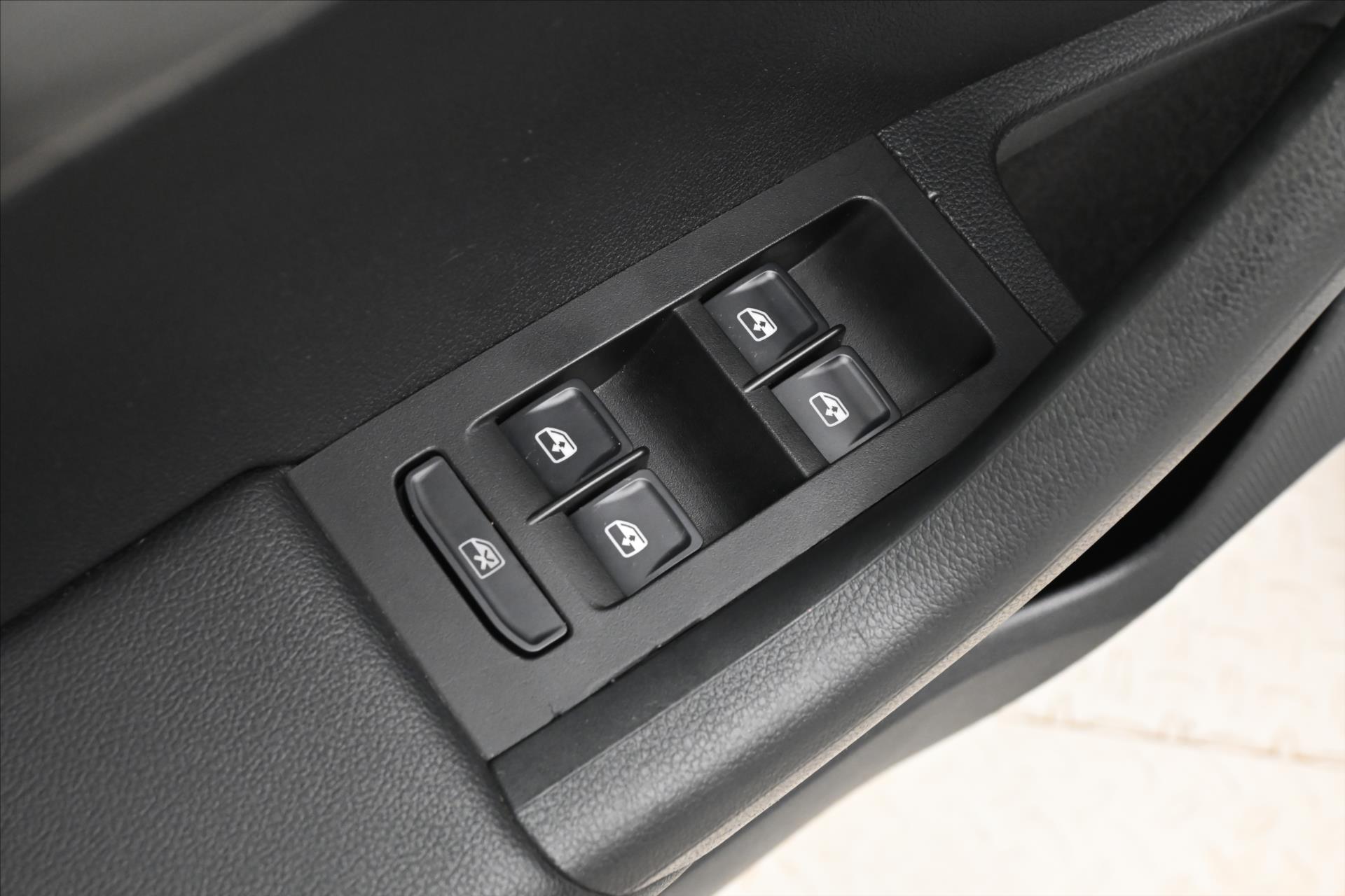Hlavní fotografie vozu Škoda Octavia 2,0 TDI 110 kW DSG Clever Záruka až 5 let (24)