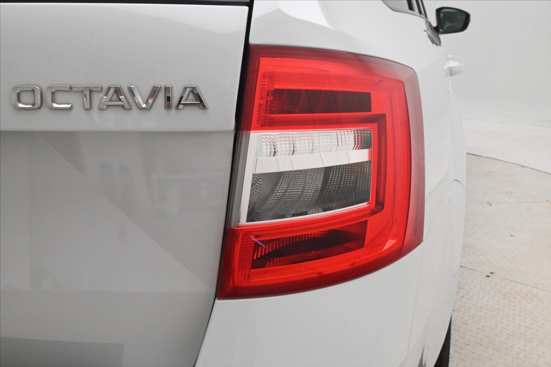 Hlavní fotografie vozu Škoda Octavia 2,0 TDI 110 kW DSG Clever Záruka až 5 let (29)