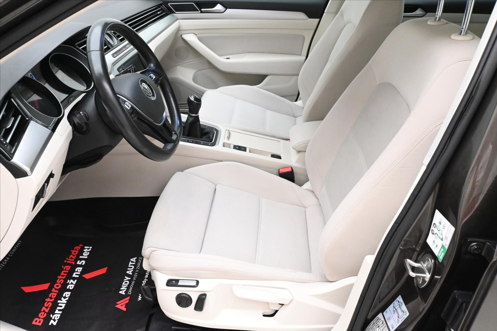 Hlavní fotografie vozu Volkswagen Passat 2,0 TDI 110kW Tažné Záruka až 5 let (14)