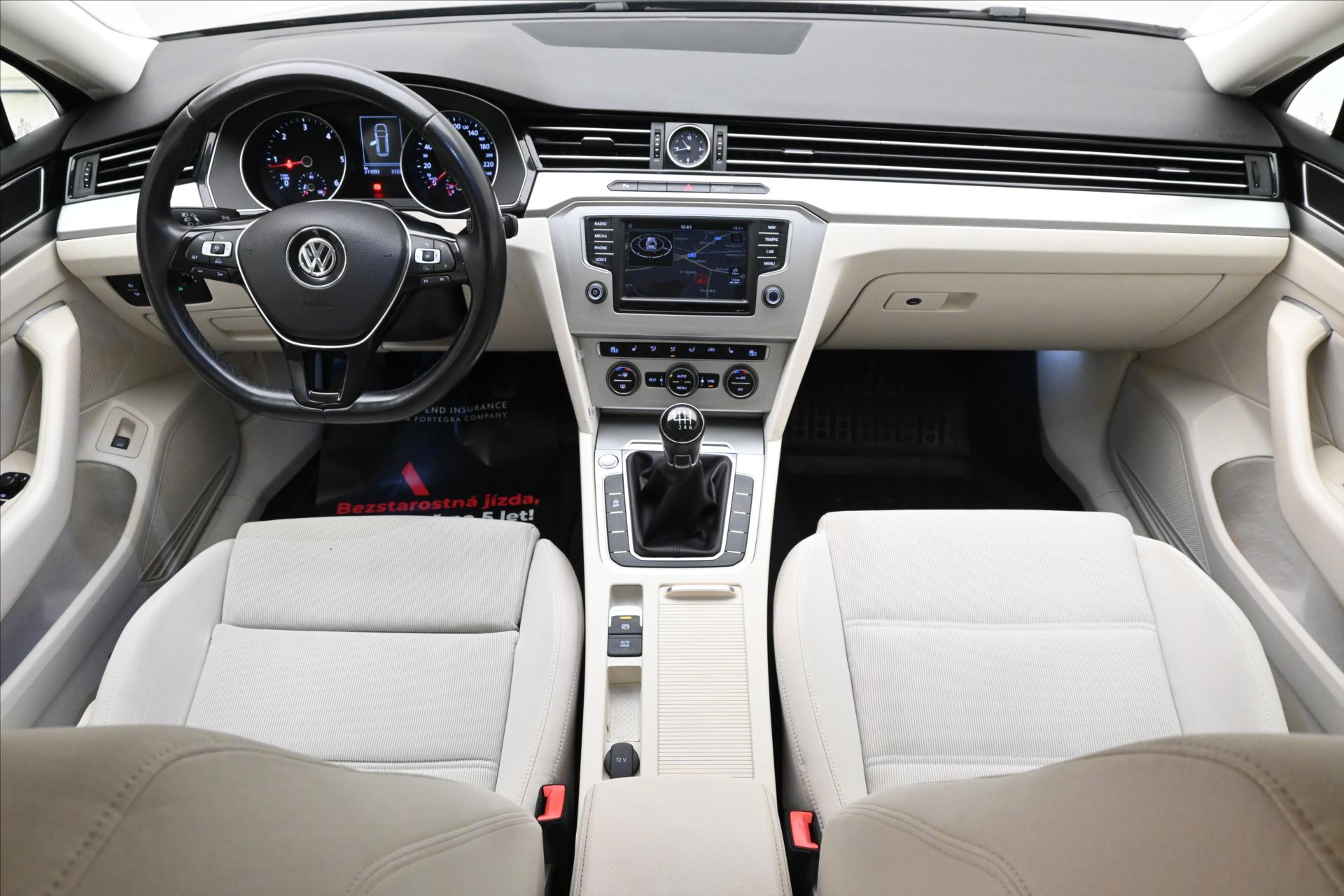 Hlavní fotografie vozu Volkswagen Passat 2,0 TDI 110kW Tažné Záruka až 5 let (16)
