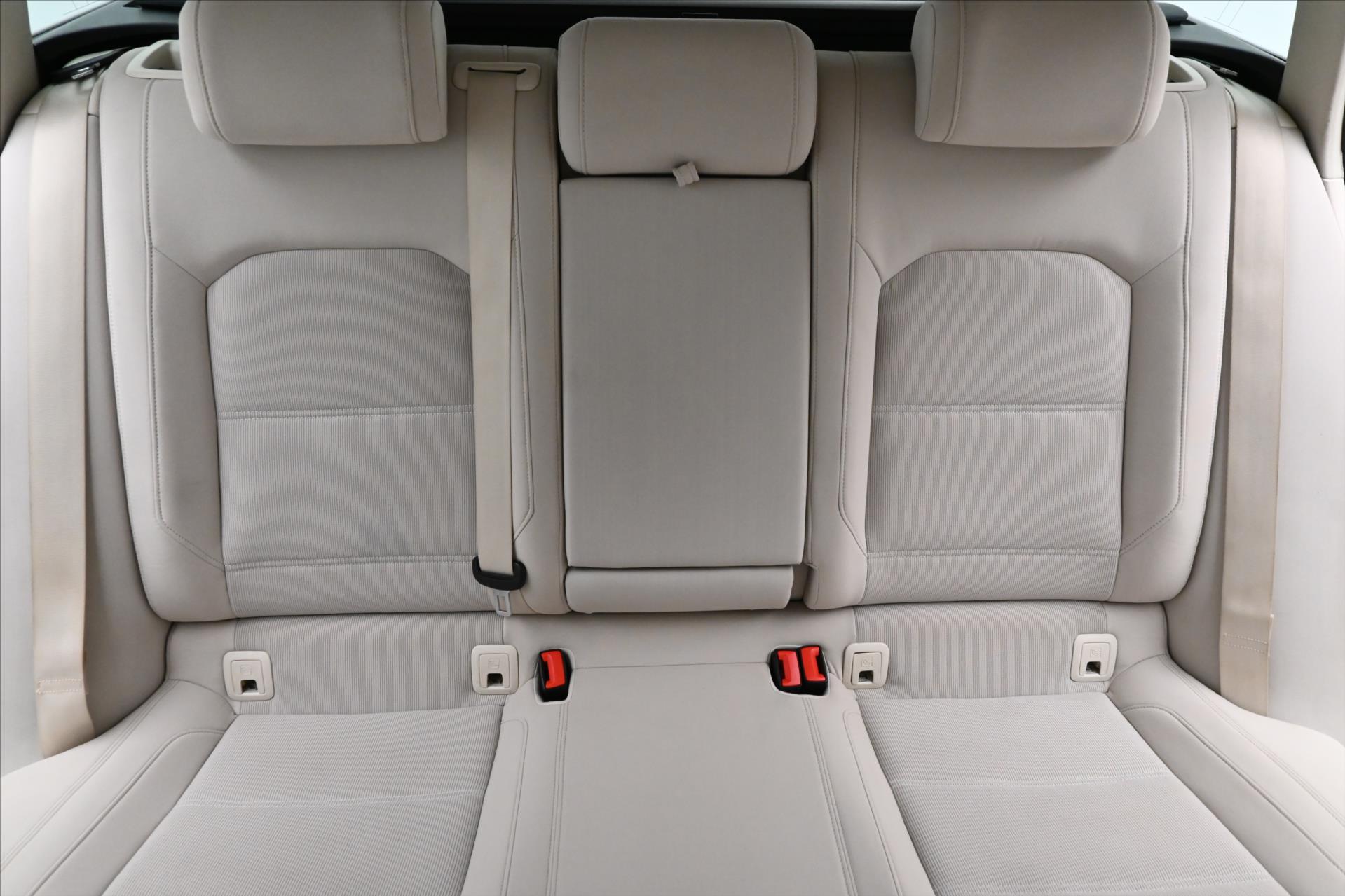 Hlavní fotografie vozu Volkswagen Passat 2,0 TDI 110kW Tažné Záruka až 5 let (29)