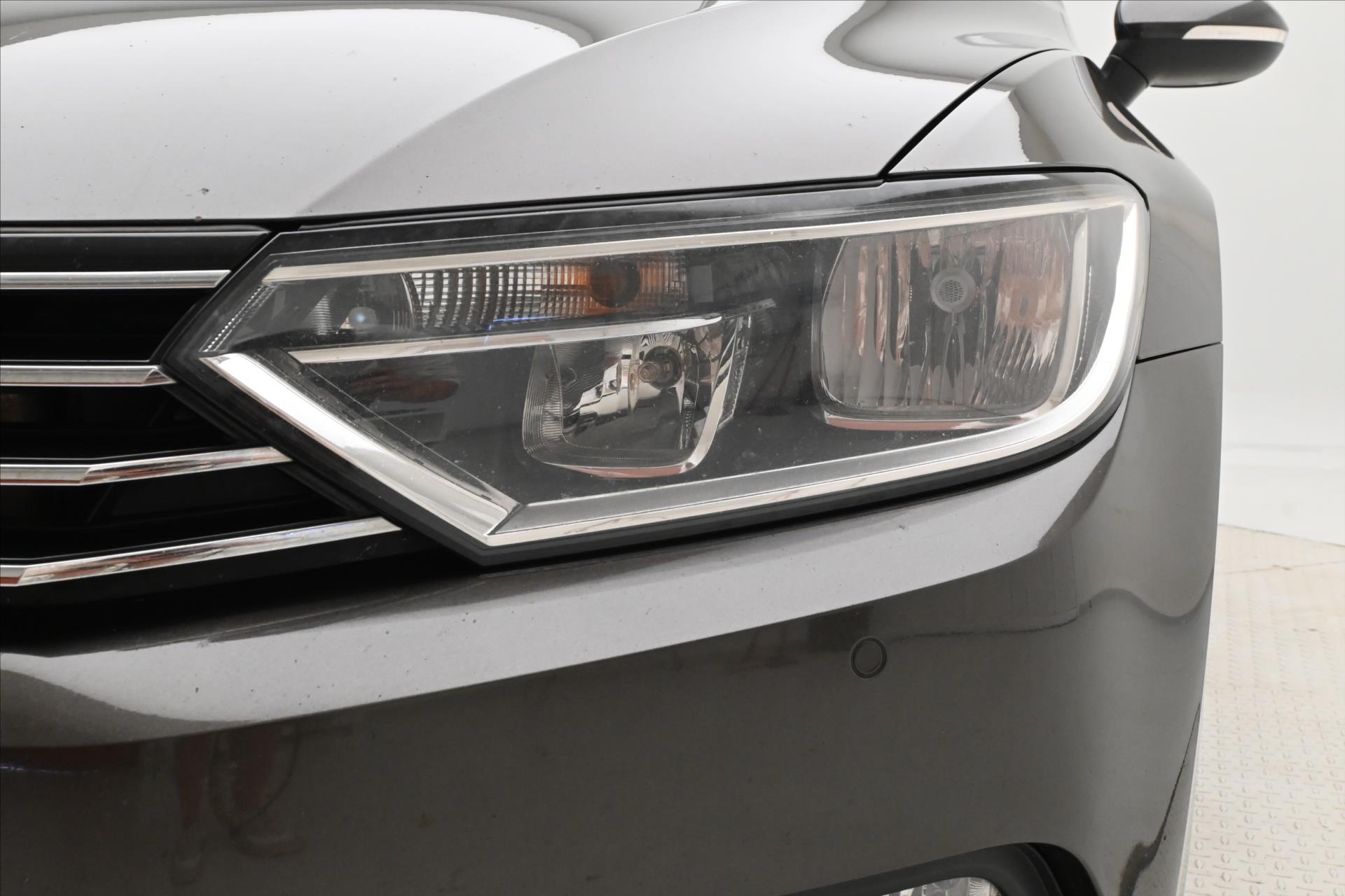 Hlavní fotografie vozu Volkswagen Passat 2,0 TDI 110kW Tažné Záruka až 5 let (31)