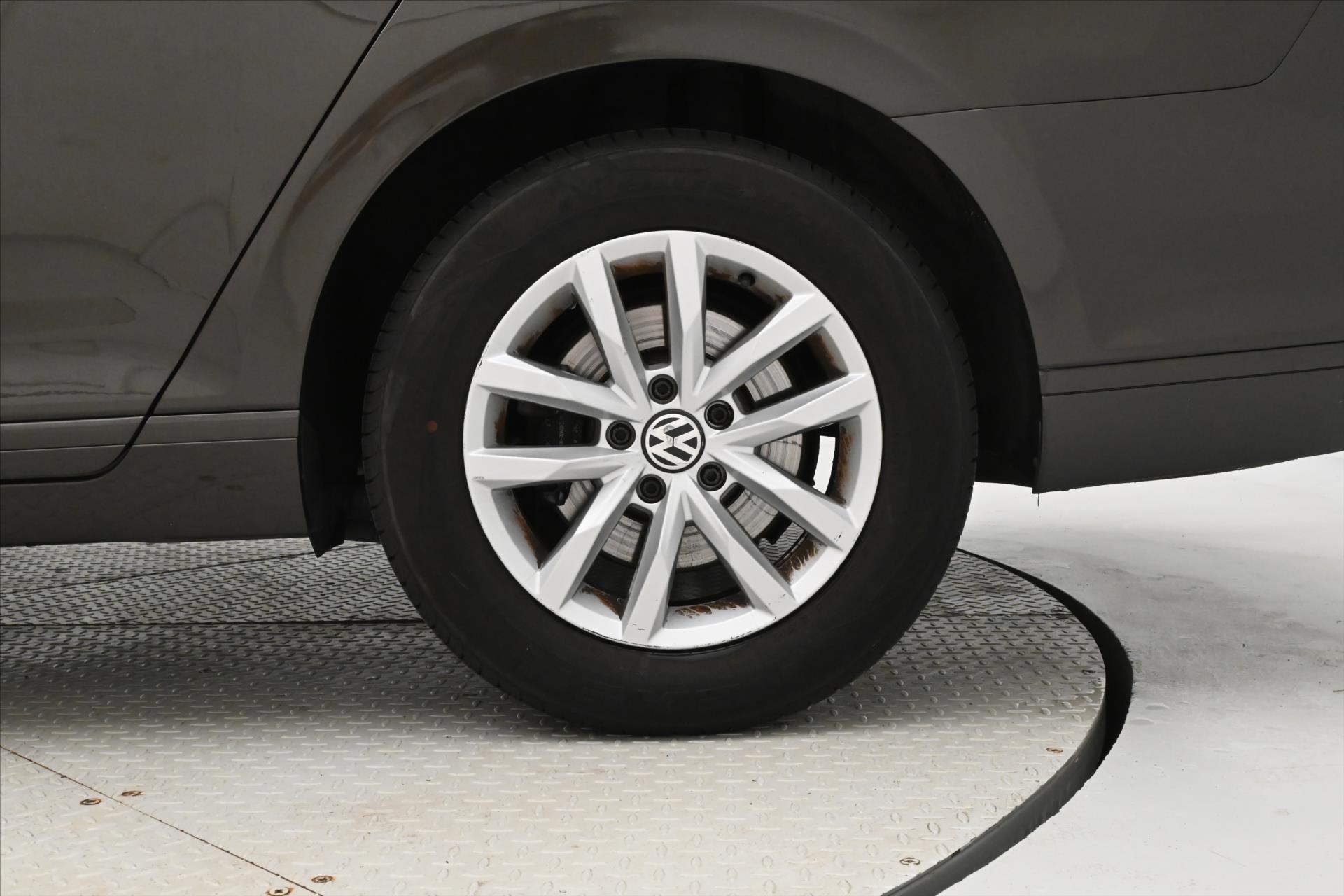 Hlavní fotografie vozu Volkswagen Passat 2,0 TDI 110kW Tažné Záruka až 5 let (33)
