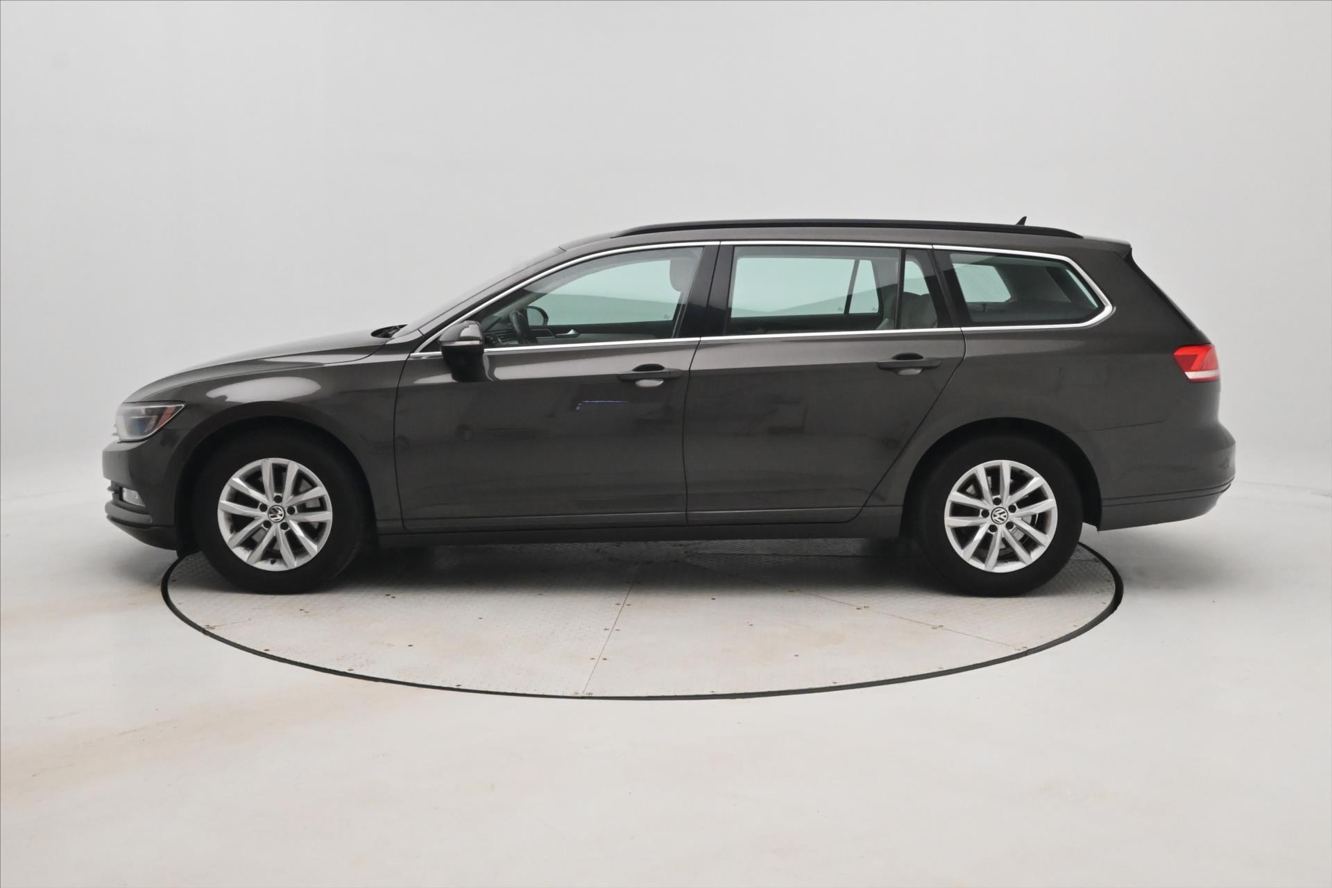 Hlavní fotografie vozu Volkswagen Passat 2,0 TDI 110kW Tažné Záruka až 5 let (9)