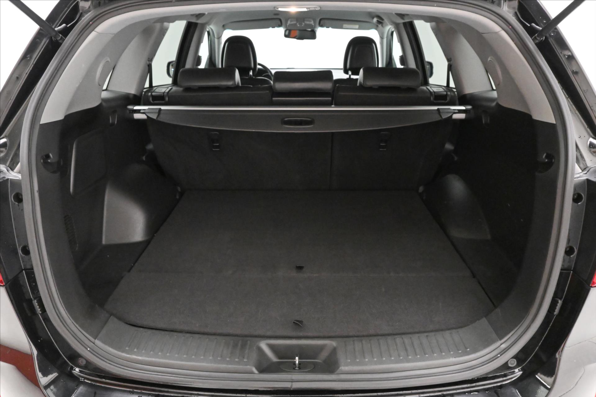 Hlavní fotografie vozu Kia Sorento 2,2 CRDI 145 kW AT 4x4 Navigace Záruka až 5 let (11)