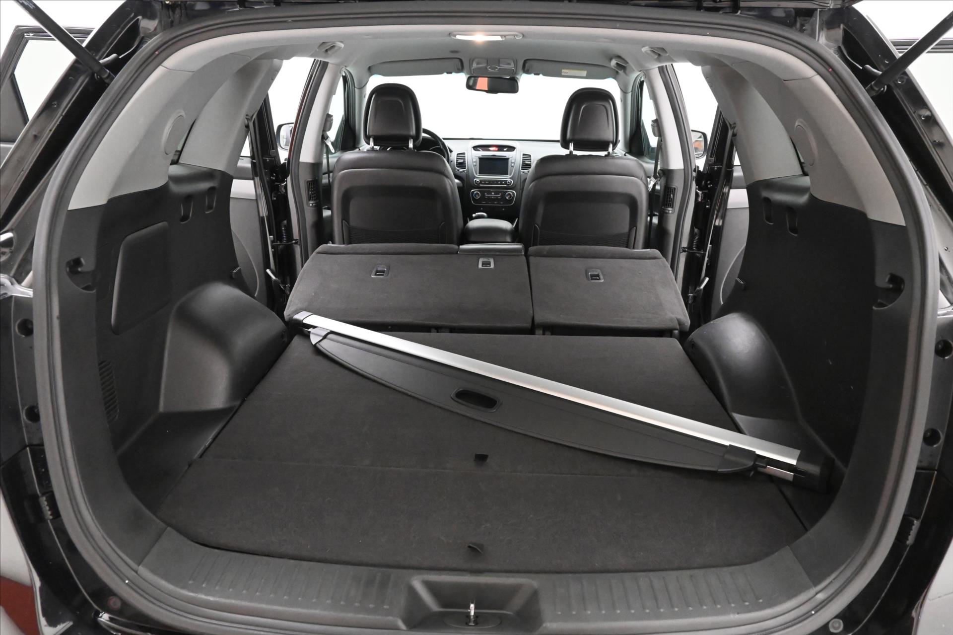Hlavní fotografie vozu Kia Sorento 2,2 CRDI 145 kW AT 4x4 Navigace Záruka až 5 let (12)