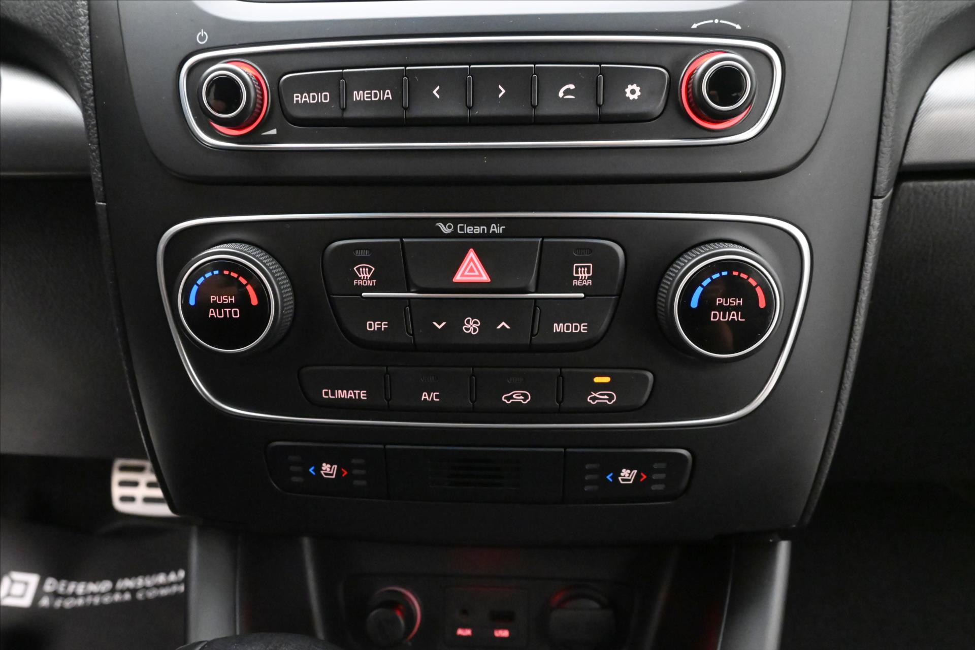 Hlavní fotografie vozu Kia Sorento 2,2 CRDI 145 kW AT 4x4 Navigace Záruka až 5 let (21)