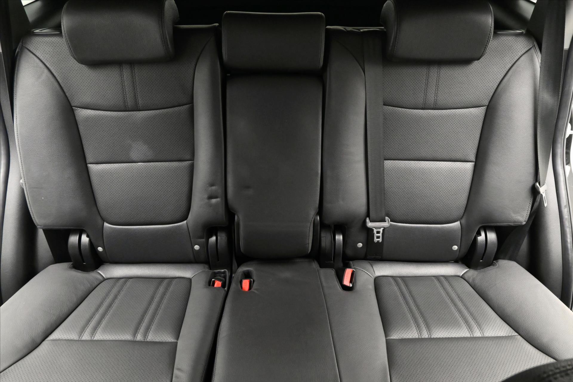 Hlavní fotografie vozu Kia Sorento 2,2 CRDI 145 kW AT 4x4 Navigace Záruka až 5 let (28)