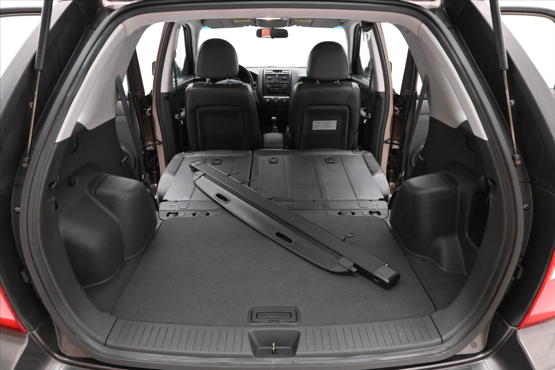Main photo of the car Kia Sportage 2.0 i 104 kW Towable (11)