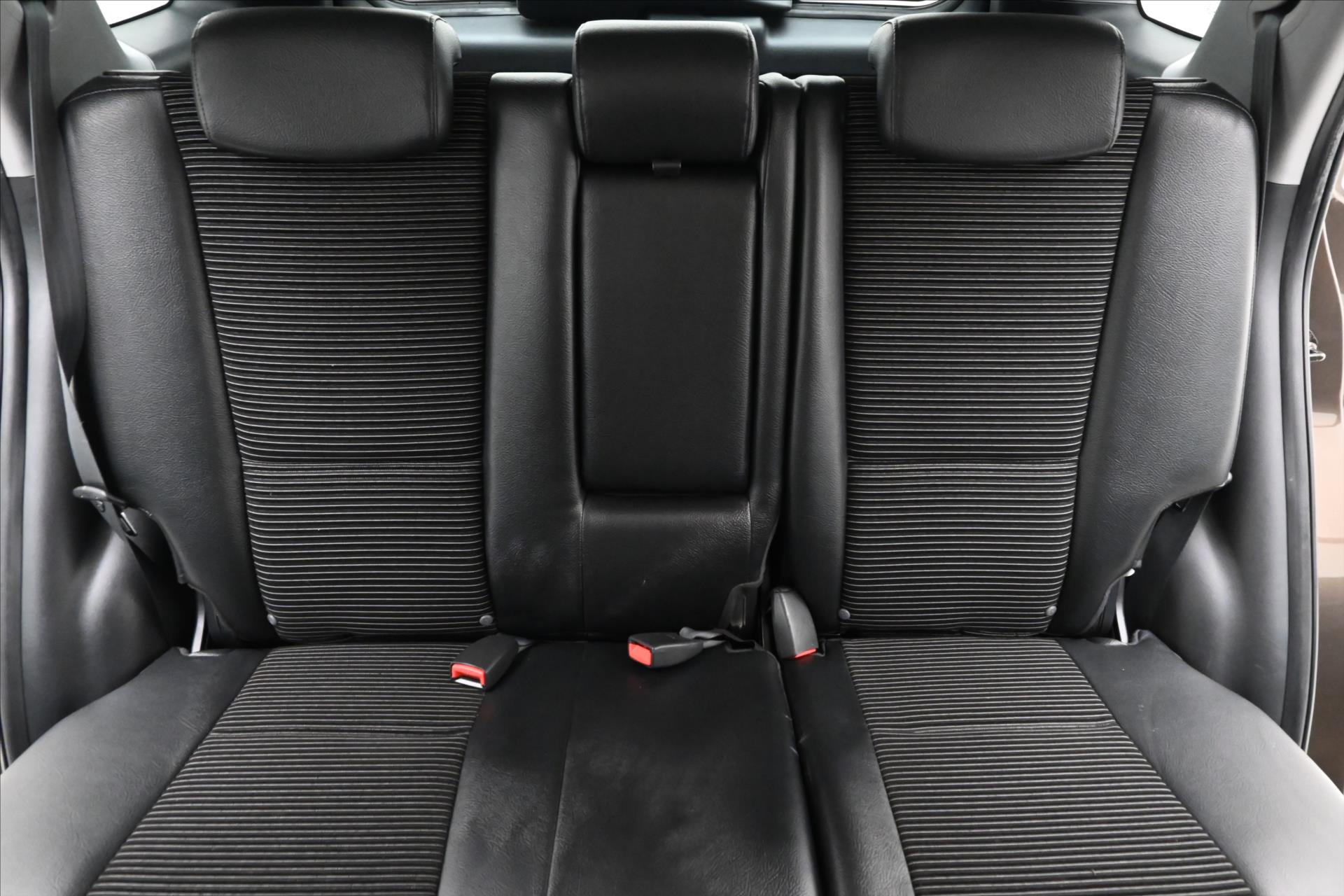Main photo of the car Kia Sportage 2.0 i 104 kW Towable (24)