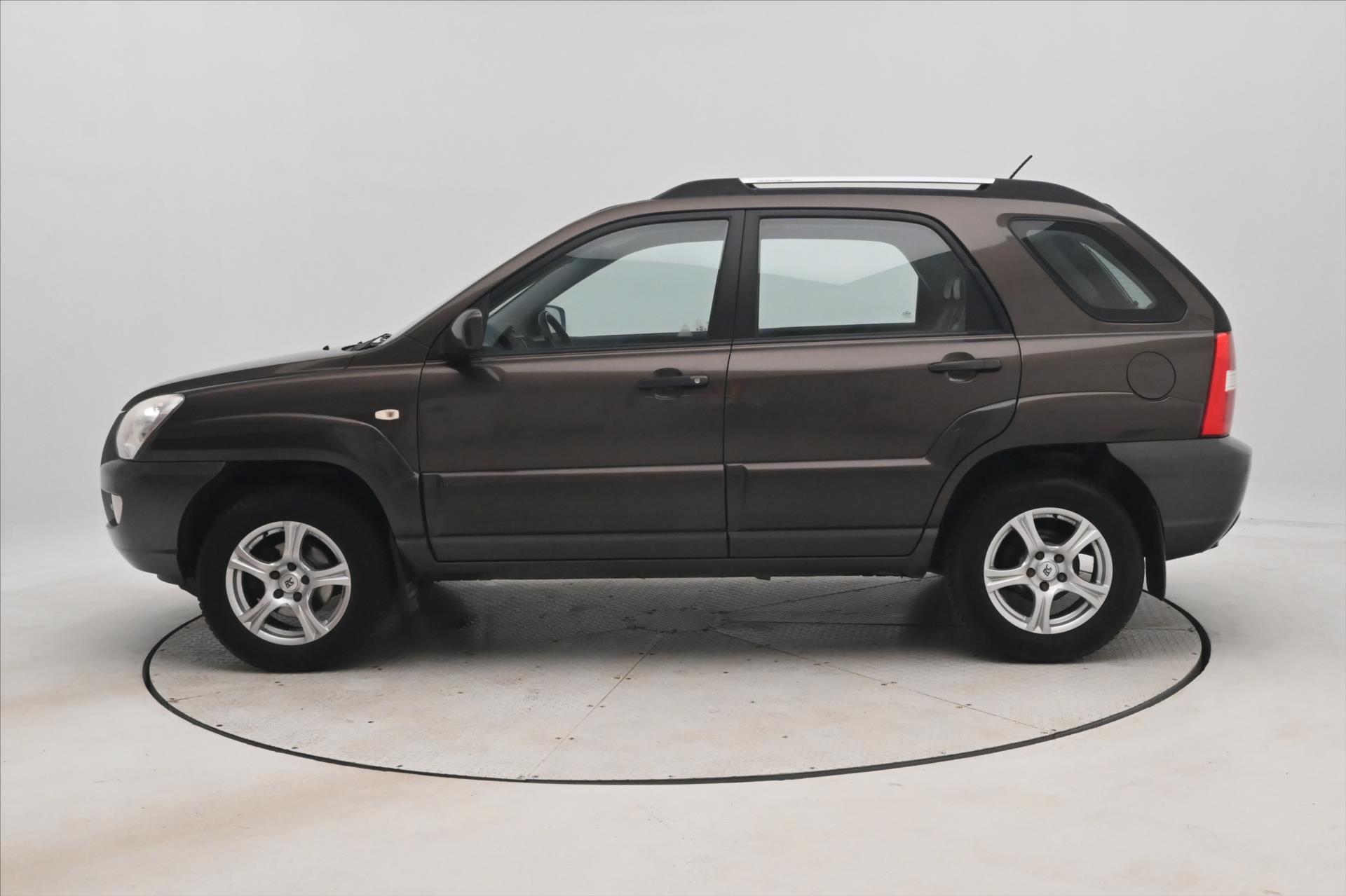 Main photo of the car Kia Sportage 2.0 i 104 kW Towable (8)